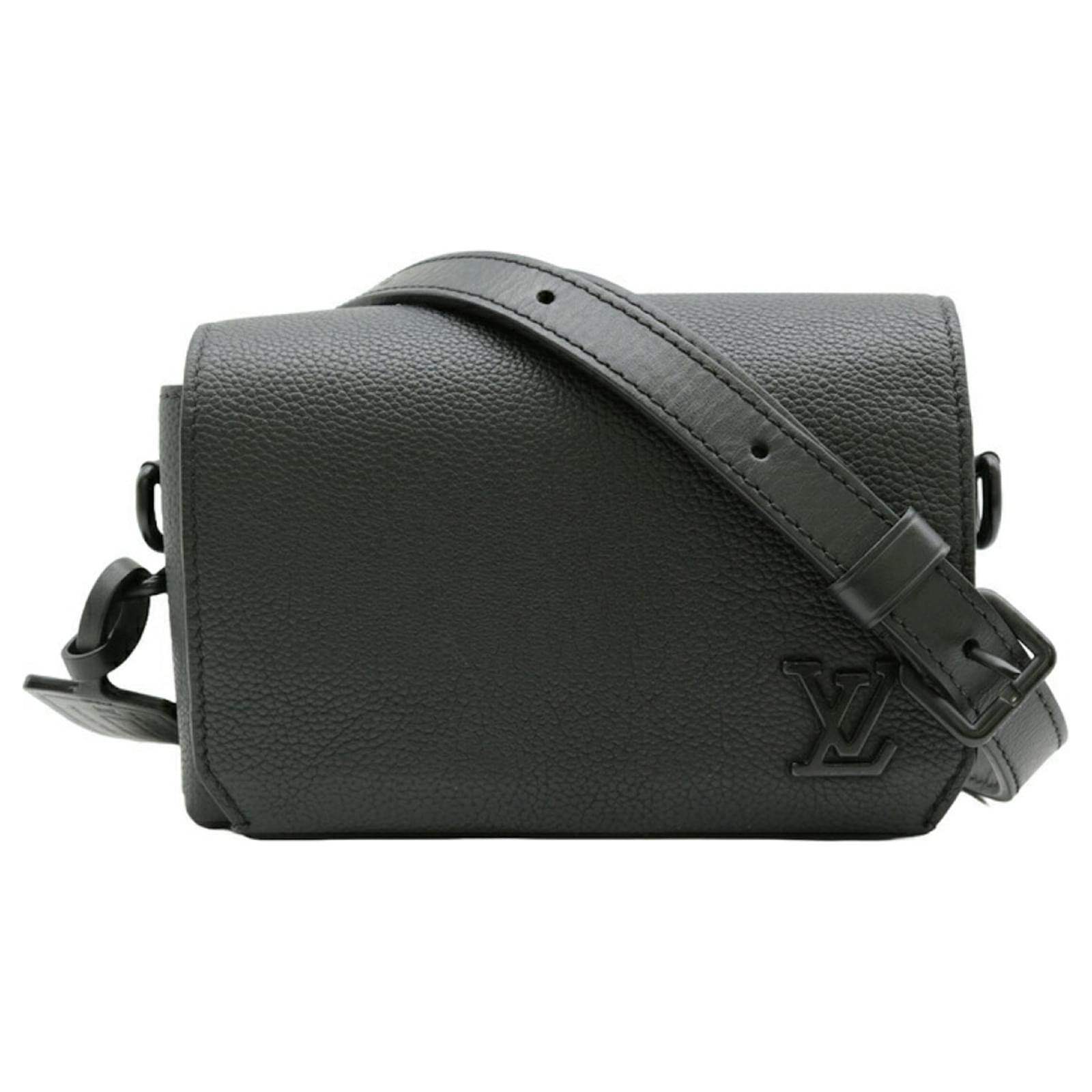 louis vuitton wallet shoulder bag ヴィンテージ Louis Vuitton Fastline Wearable Wallet Shoulder Bag Black