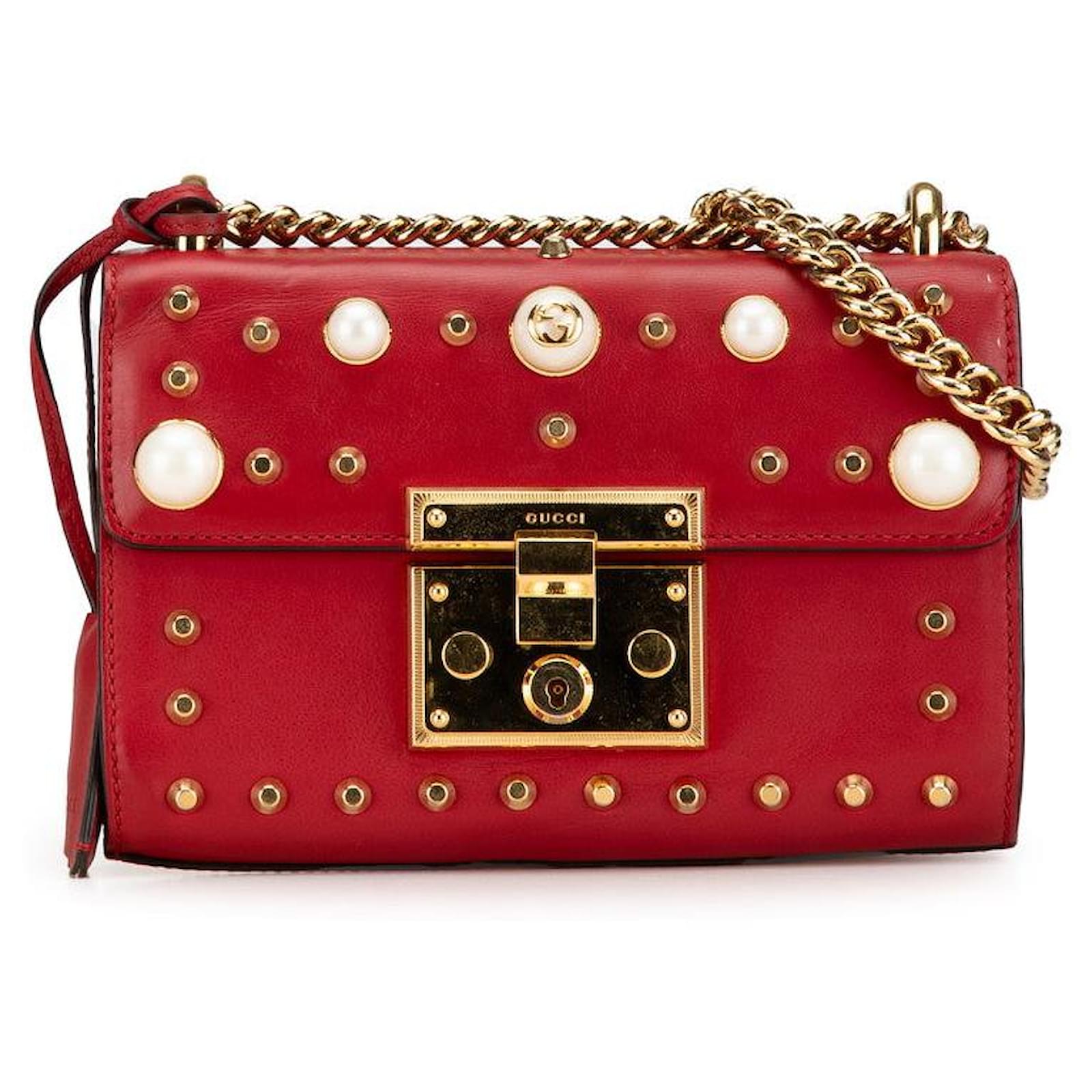 Bolso de hombro de cuero Gucci con tachuelas y perlas falsas