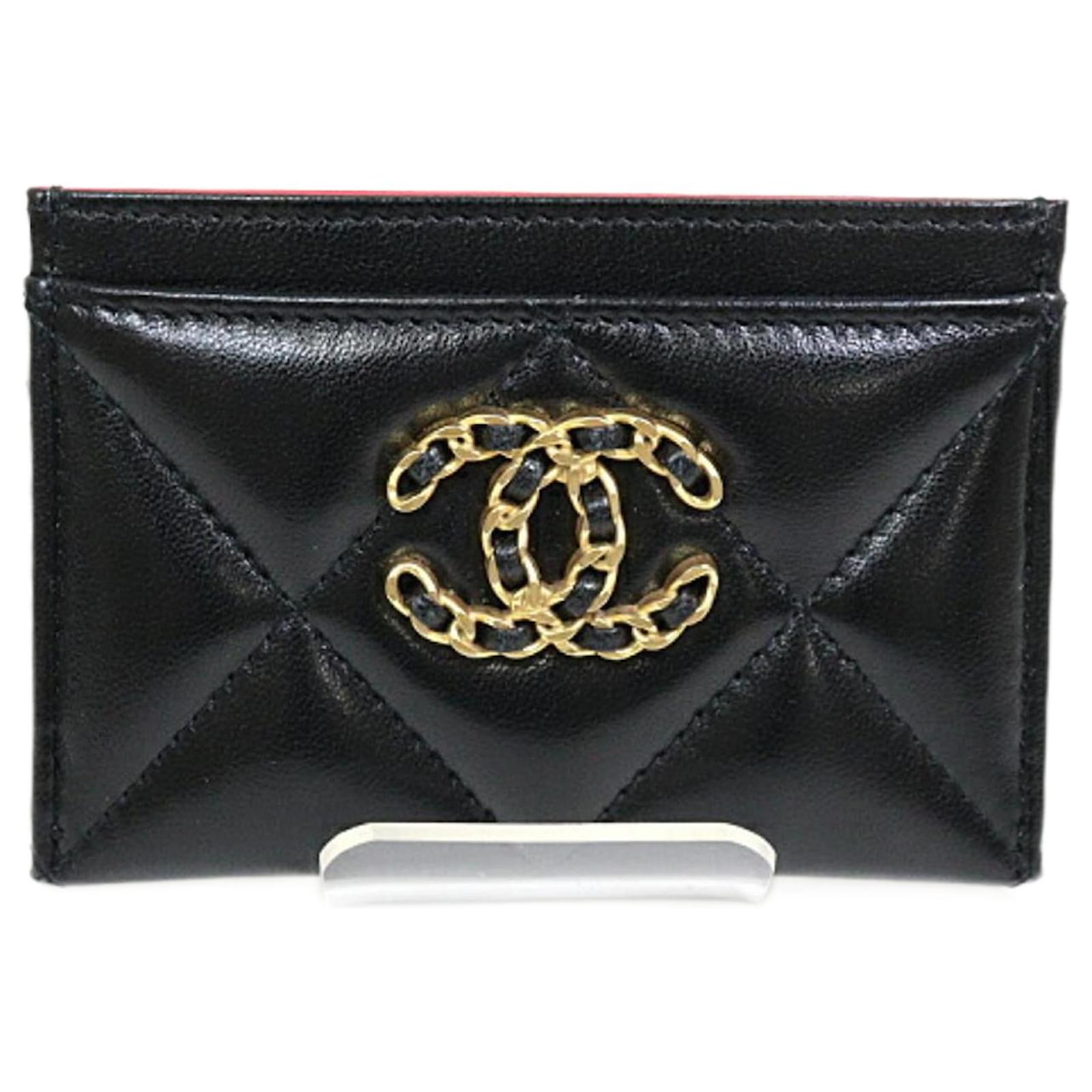 Chanel 19 Card Case in Black Lambskin Leather ref.1949615 - Joli