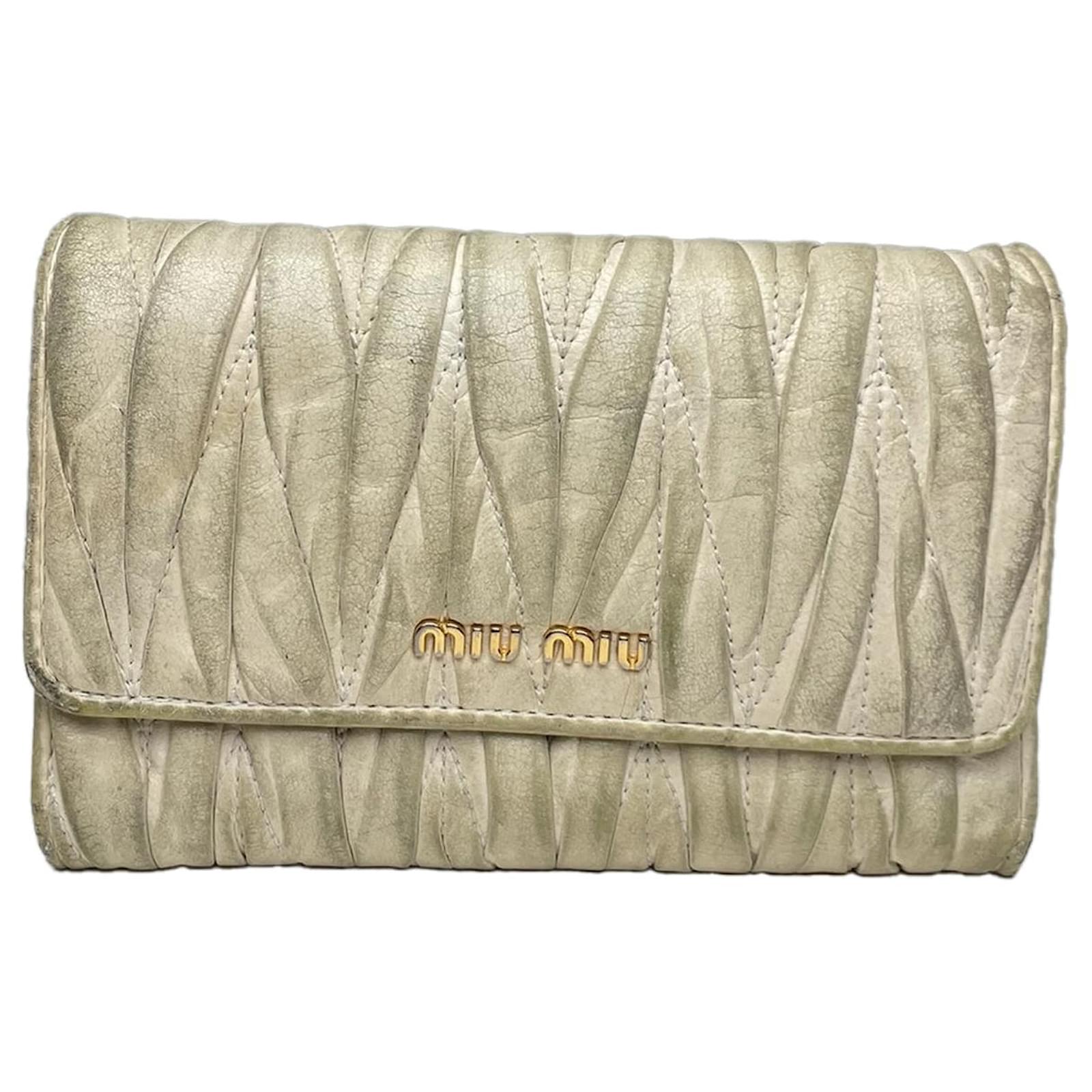 【❤︎】MIU MIU Leather Wallet Miu Miu White Leather Wallet ref.2031475 - Joli Closet