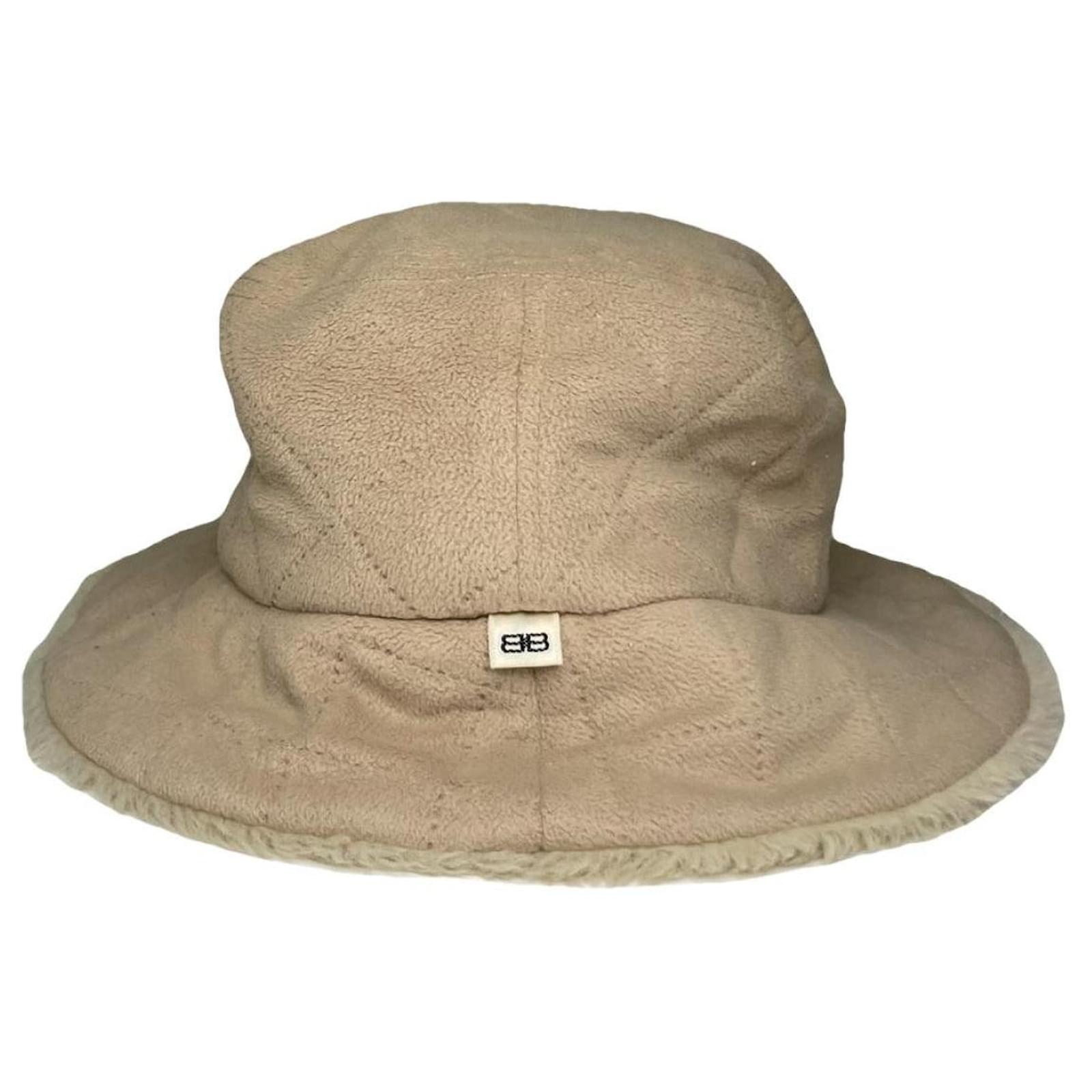 Cappello di lana beige Balenciaga Joli Closet