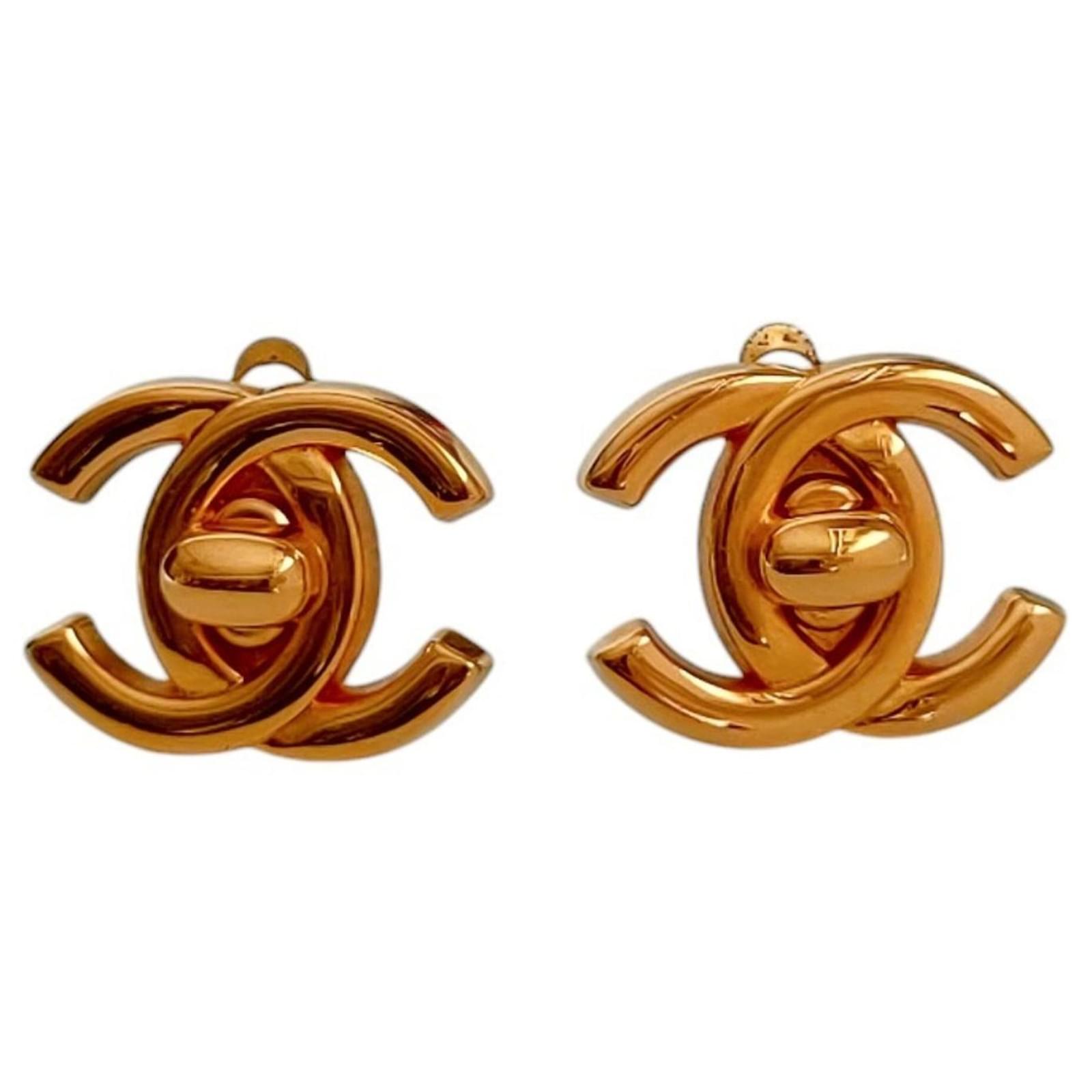 Boucles d’oreilles Chanel à clips