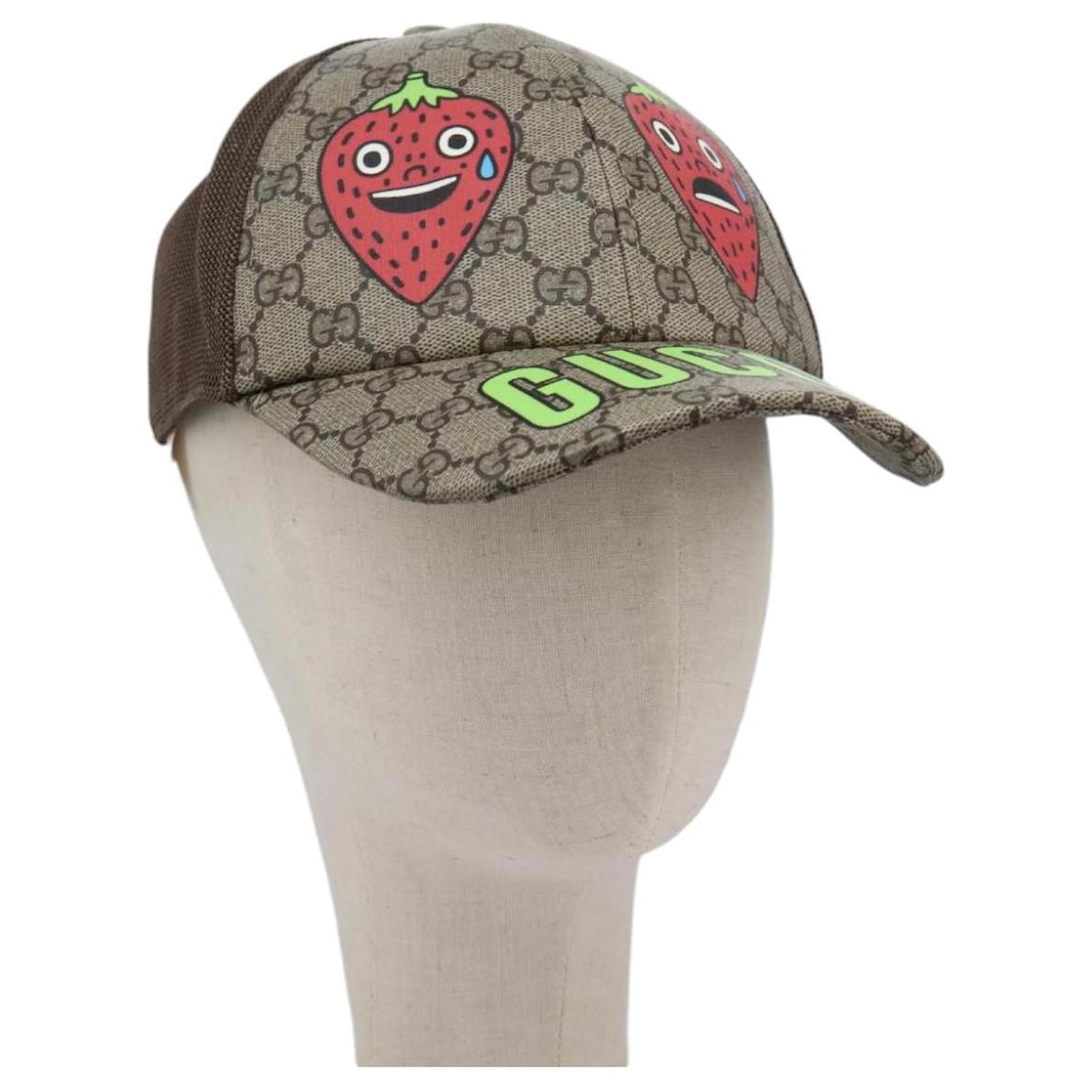 GUCCI GG Supreme Strawberry baseball Cap PVC XL Beige 700665 Auth