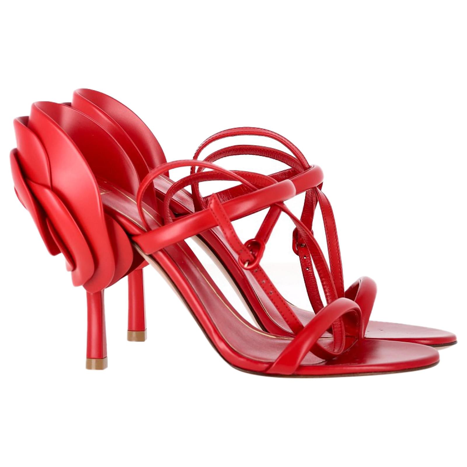 Valentino Garavani Valentino 100 Rose Embellished Sandals in  display picture 1