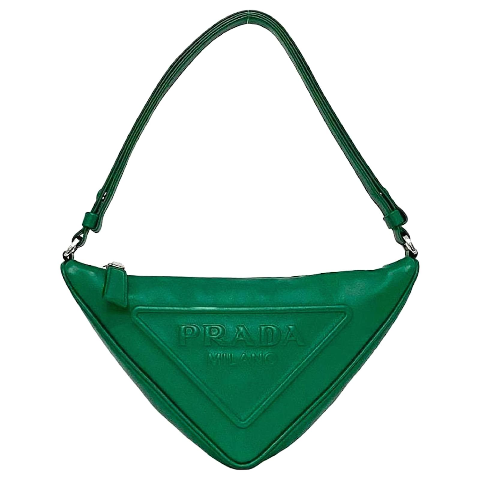 ショルダーバッグ・ポシェット Prada Green Leather Shoulder Bag Prada Green Leather Shoulder Pouch ref.2083973 - Joli Closet