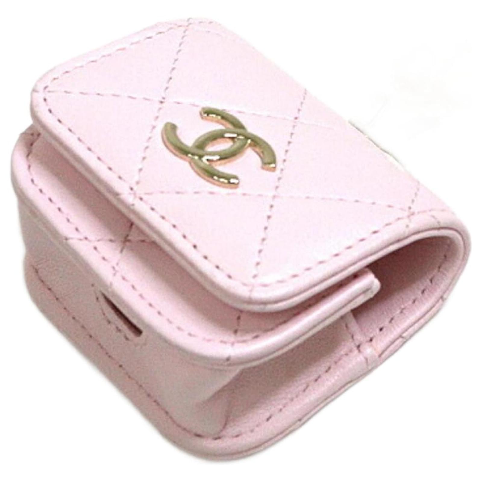 Chanel Airpods Case in Pink Faux Pearl Lambskin Leather ref