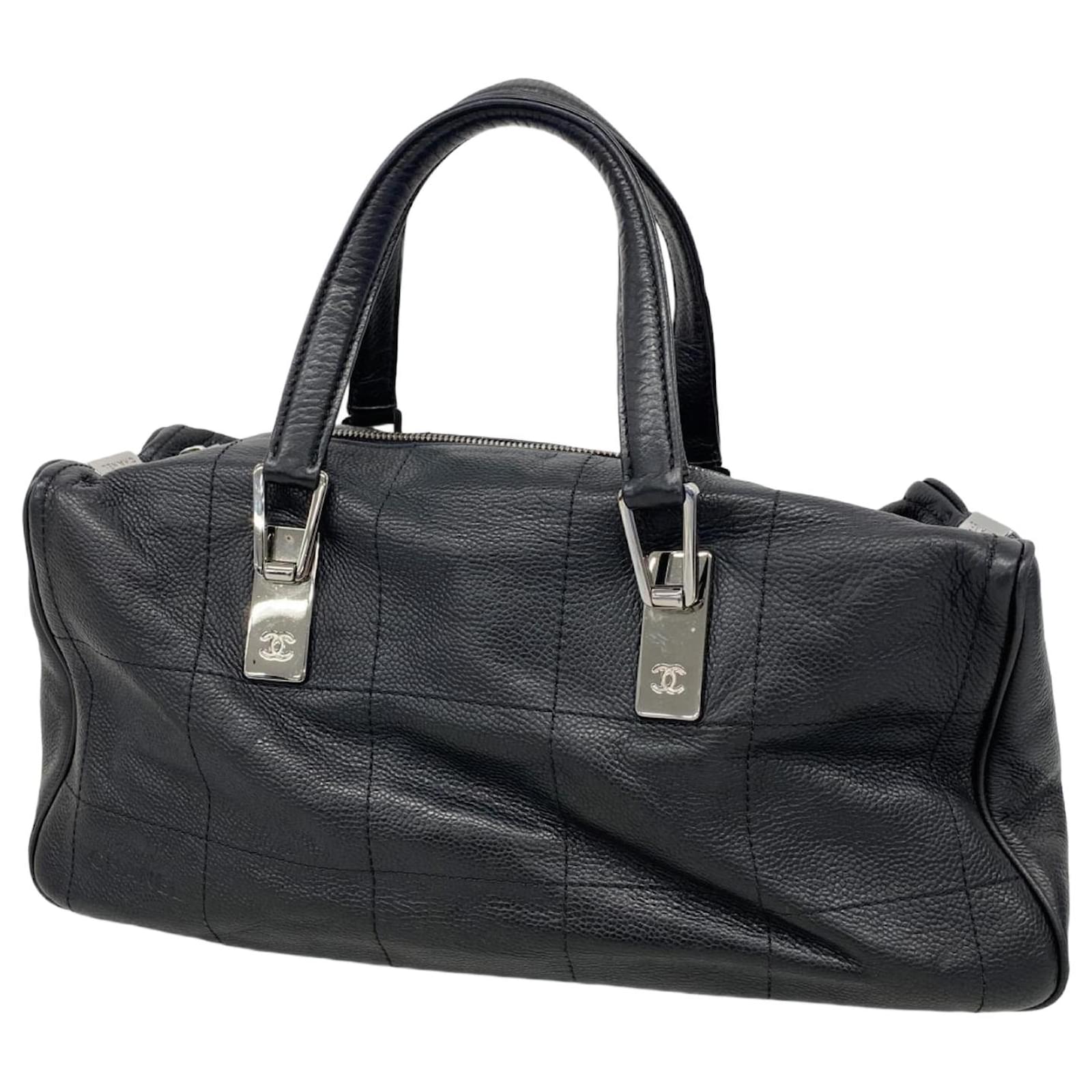 Chanel Black Handbag in Grained Calfskin ref.2129454 - Joli Closet