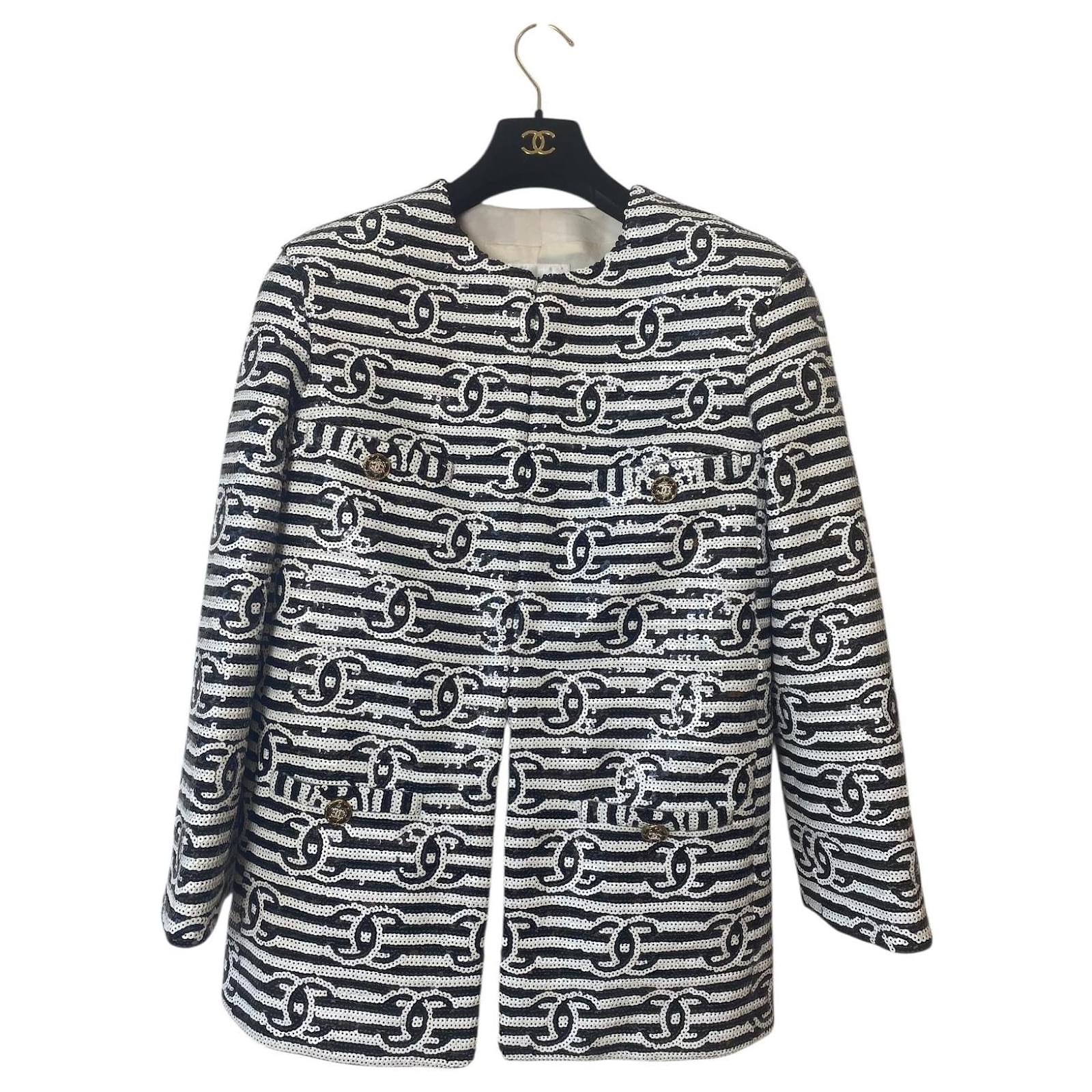 超希少✨CHANEL ジャケット　白黒　ジップ Chanel 22S Runway Sequin CC Logo Black and White Jacket FR