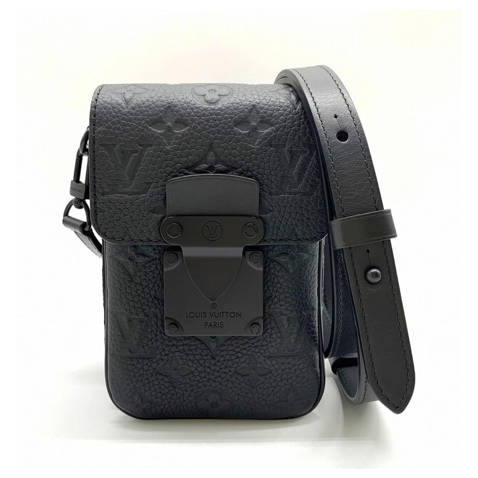 Louis Vuitton S-Lock Vertical Wearable Wallet Black Leather ref
