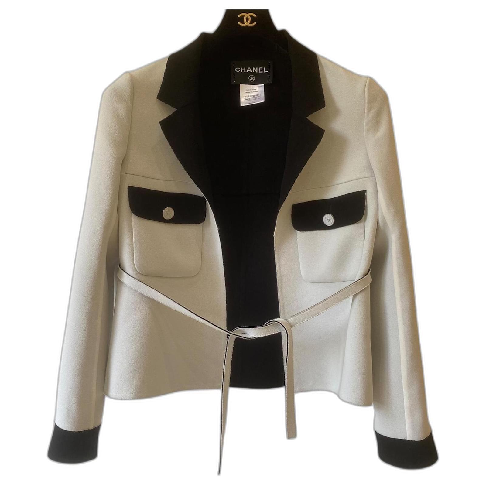 Chanel 14S Runway White & Black Jacket FR 36 Polyester ref