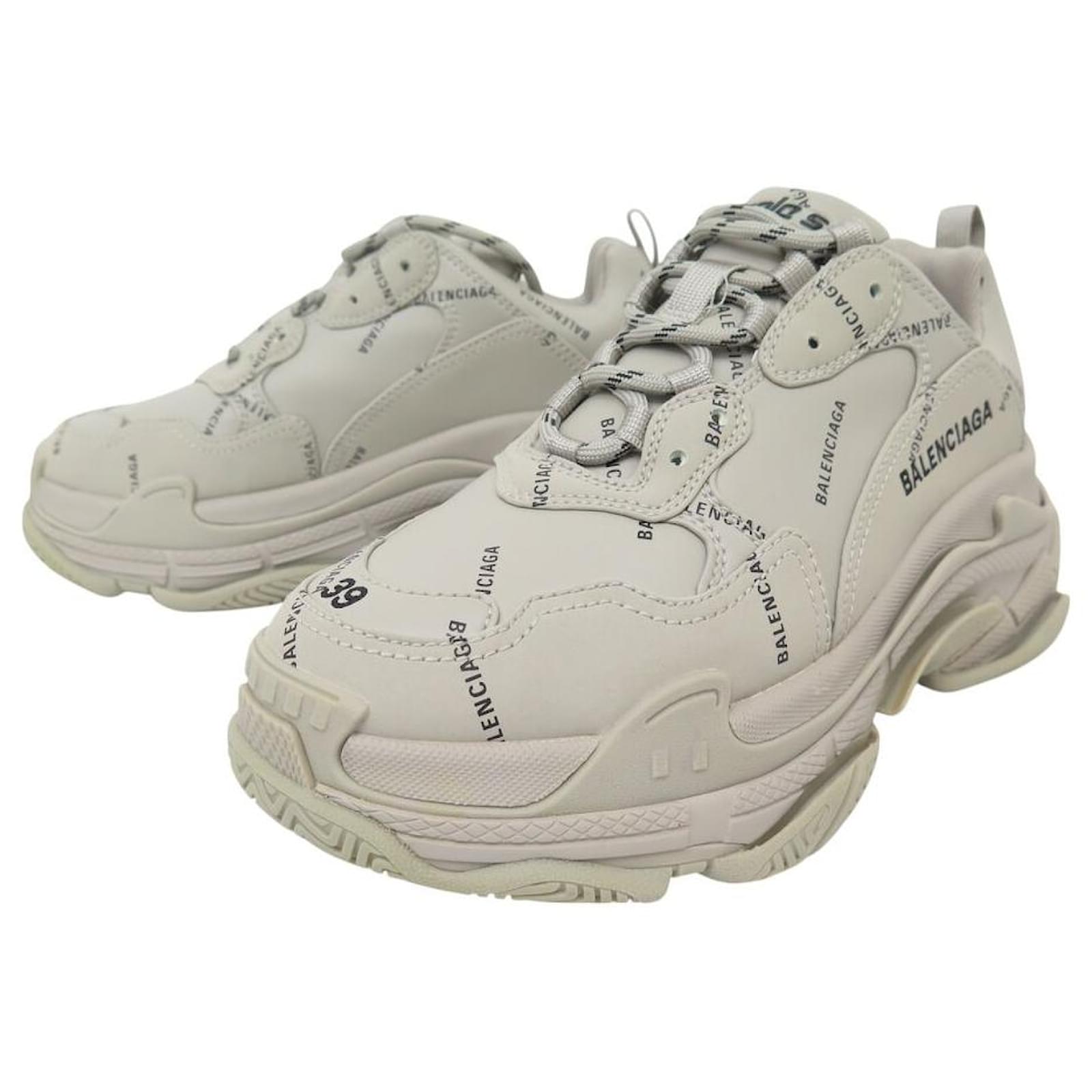 NEW BALENCIAGA TRIPLE S ALL OVER LOGO 524039 SIZE 39 NEW BALENCIAGA TRIPLE S ALL OVER LOGO 524039 SIZE 39