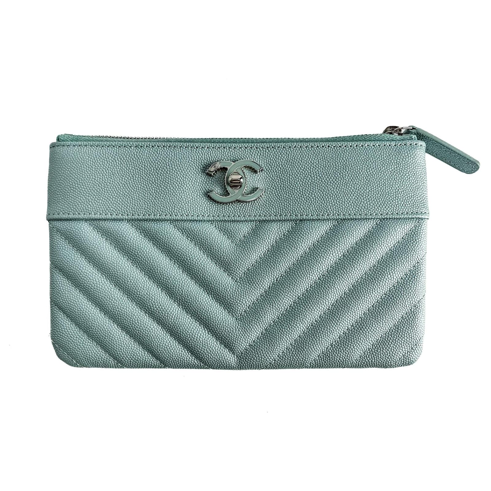 Chanel Pochette in pelle caviar Mademoiselle Chevron blu