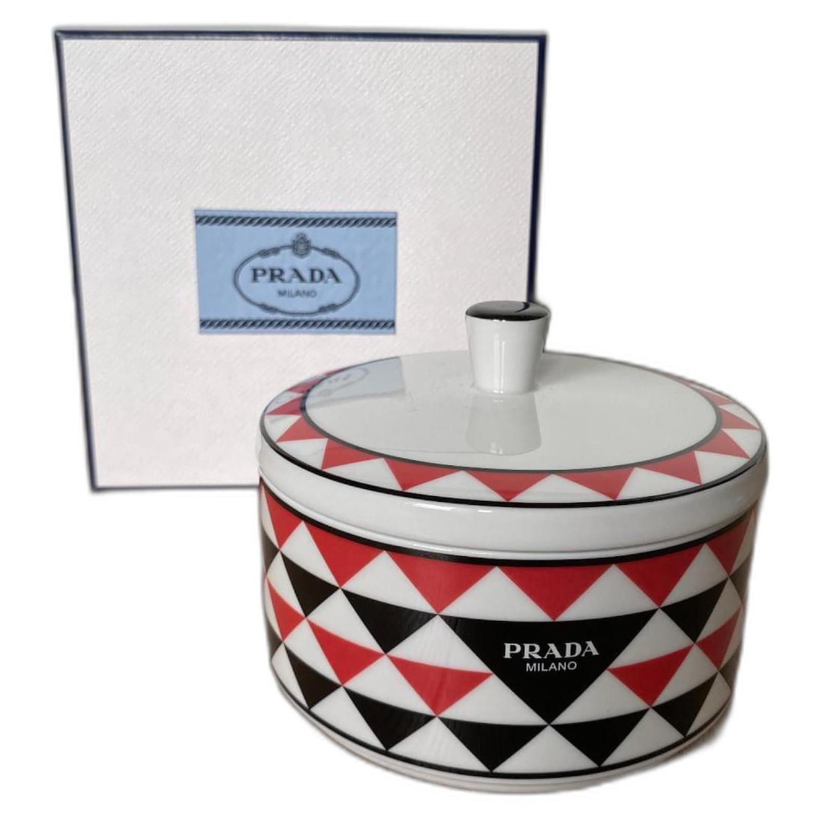 Porcelain jewelry box with lid Prada Triangles. White Ceramic ref