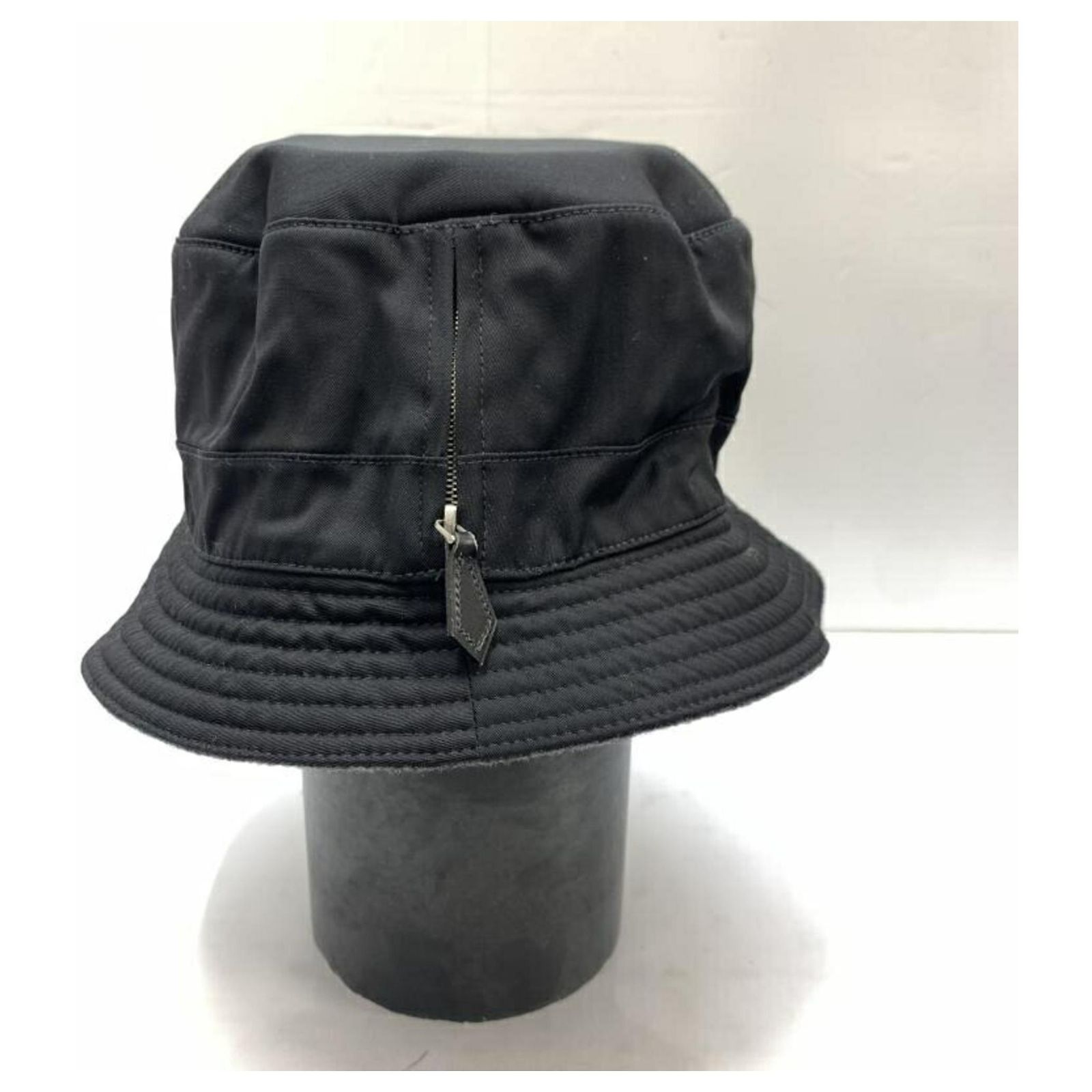 Hermès Hermes Black Nylon Bucket Hat ref.2249749 - Joli Closet display picture 3