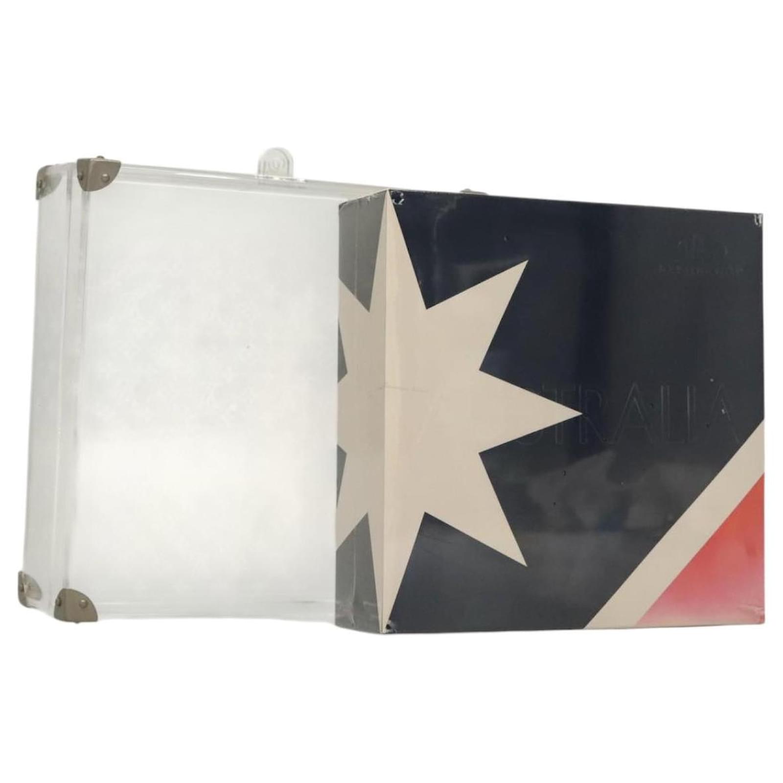 ヴィジョネア Visionaire 30 Spain VISIONAIRE 30 GAME LOUIS VUITTON (7 VOLUMES SOLD AS 1 SET)