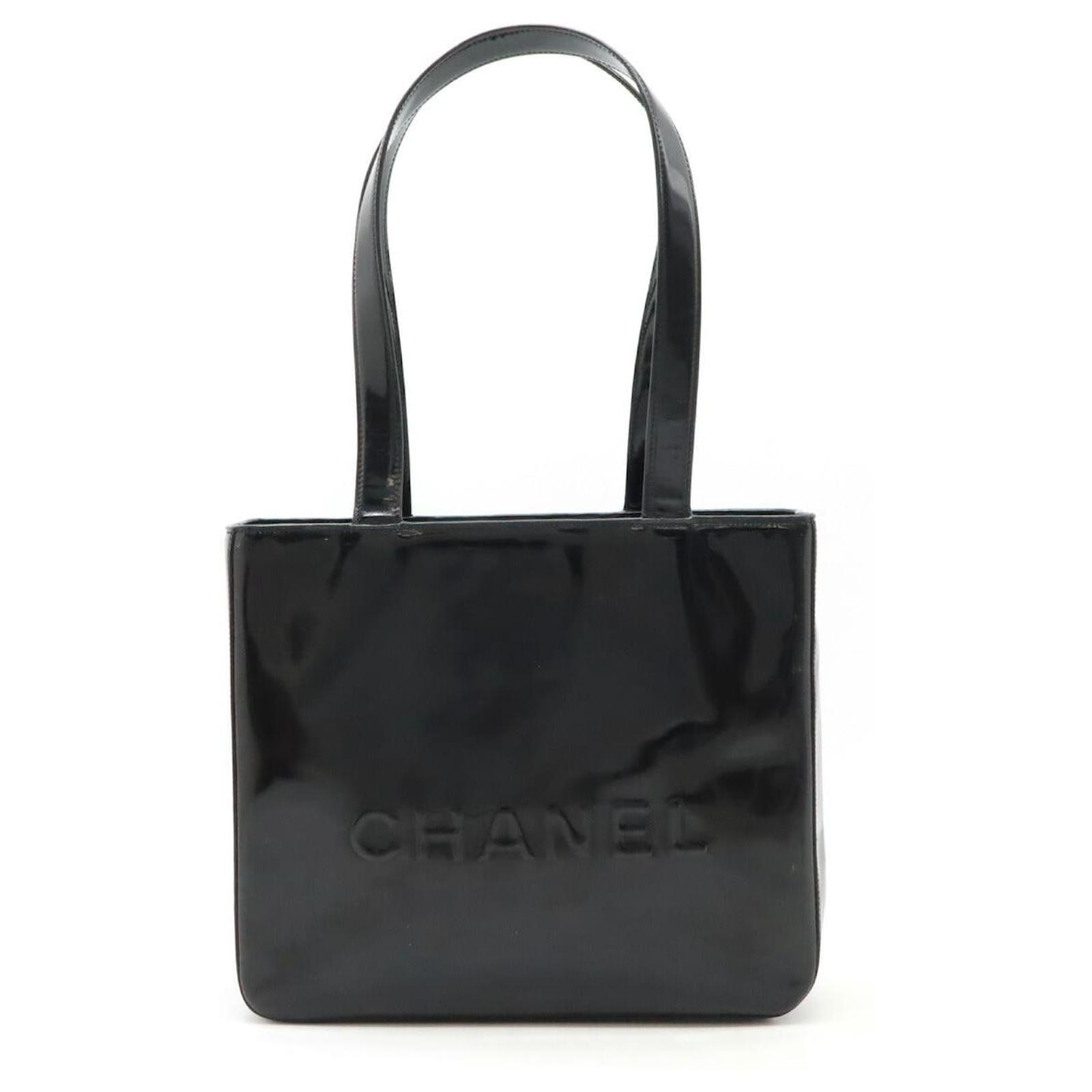 CHANEL LOGO ENAMEL PATENT TOTE HAND BAG
