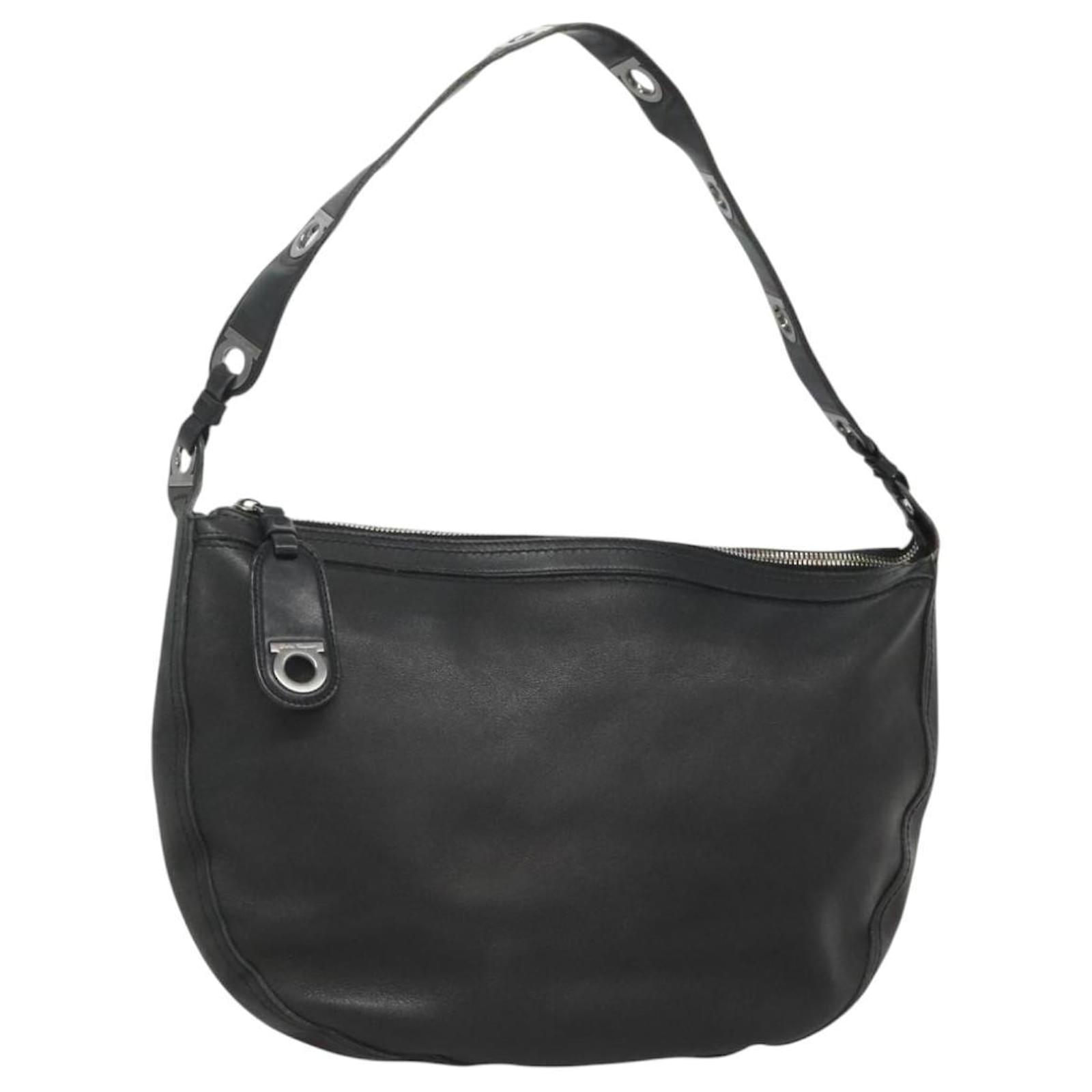 【FERRAGAMO】GANCINI SHOULDER BAG Salvatore Ferragamo Gancini Shoulder Bag Leather Red Silver