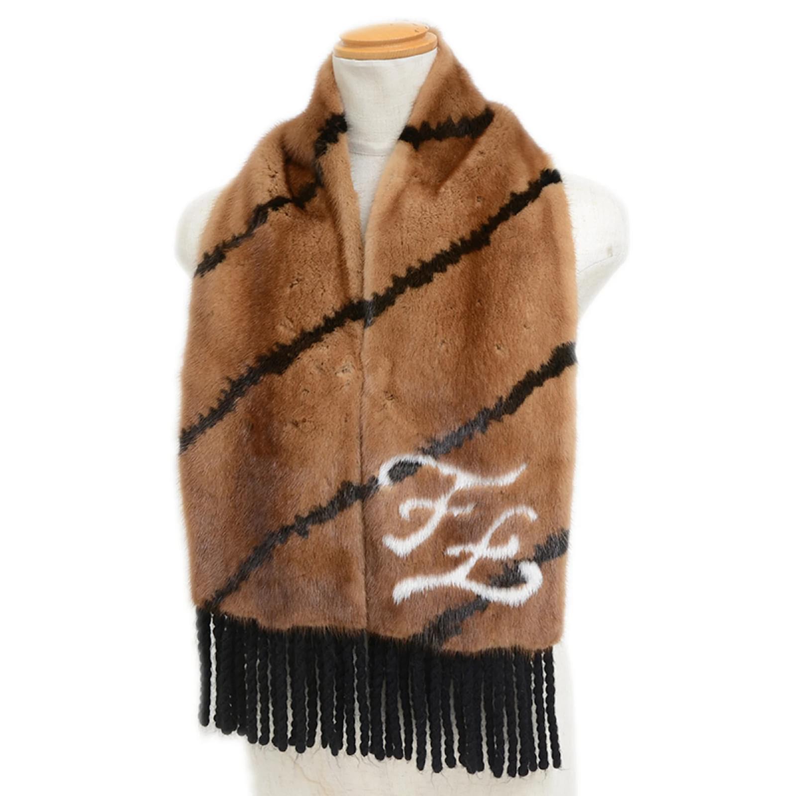 tole en fourrure de vison Fendi en noir et marron (Vendu) - Joli Closet