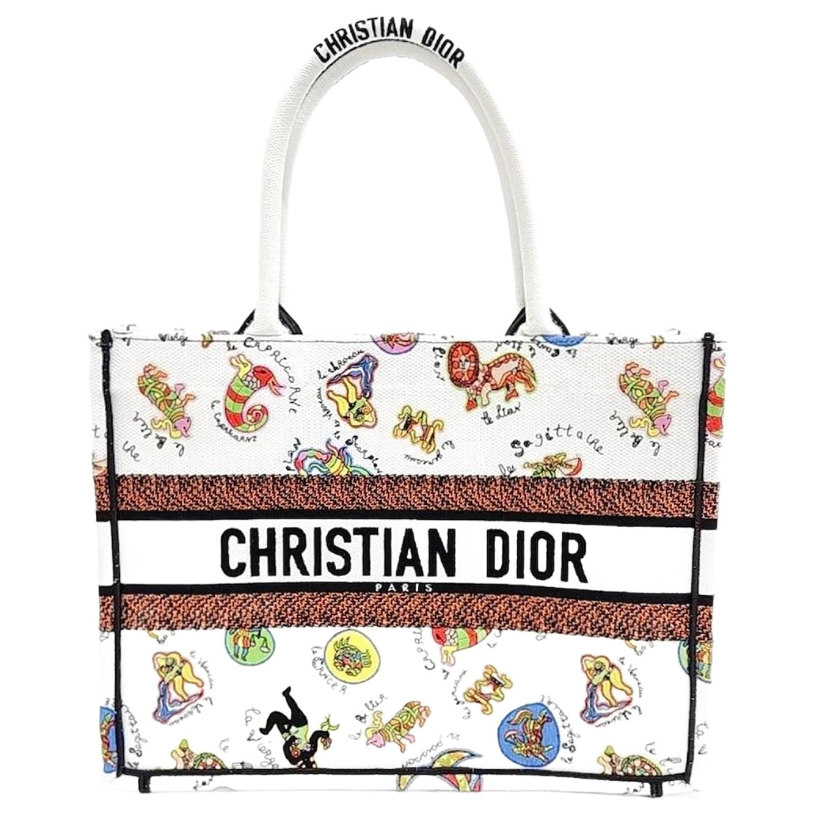 鑑定済CHRISTIAN DIOR トートバッグ 36CM Christian Dior Book Tote Bag 36 (6409703) White ref.2283311