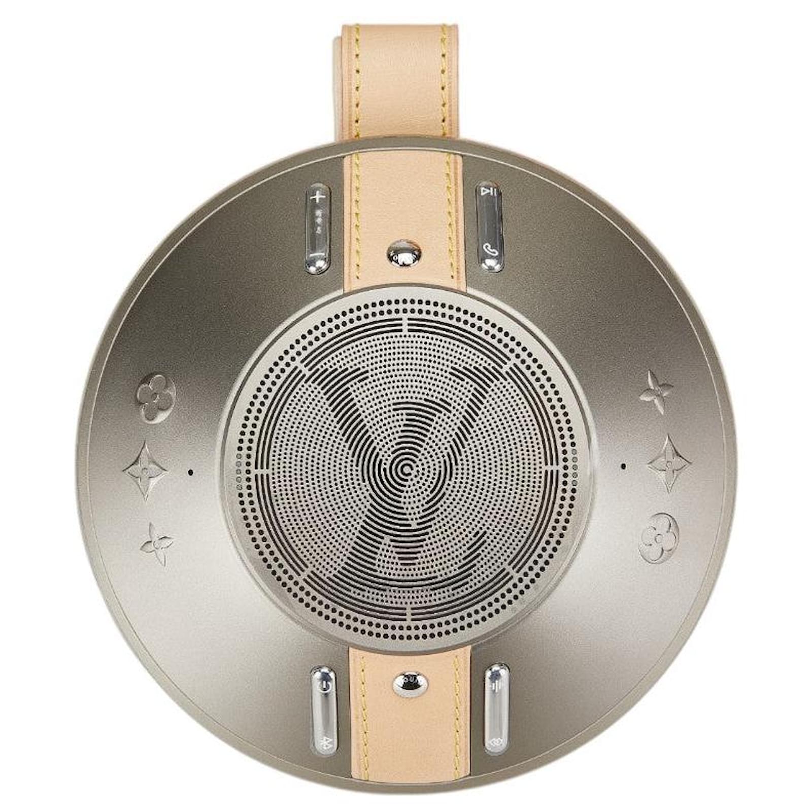 Altavoz de cuero de acero inoxidable LV Nanogram de Louis Vuitton