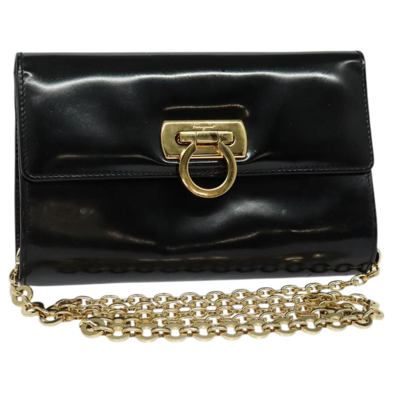 ショルダーバッグ・ポシェット SALVATORE FERRAGAMO GANCINI CHAIN BAG Salvatore Ferragamo Gancini punching Bag Chain Shoulder Bag