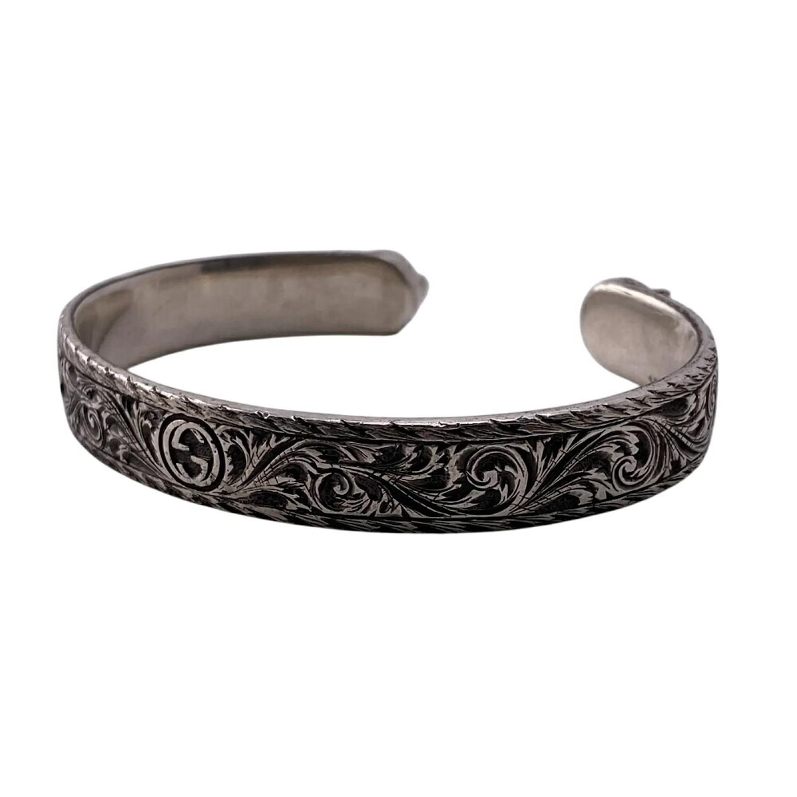 GUCCI Tiger Head Interlocking Arabesque Bracelet Silvery Silver