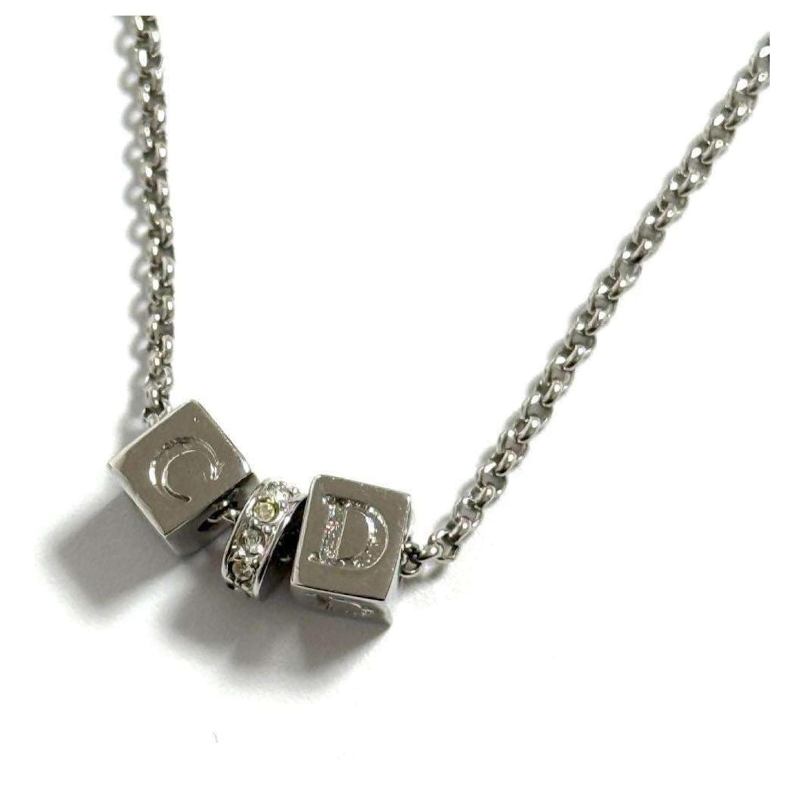 Collier pendentif pour femmes Christian Dior logo CD cube Métal