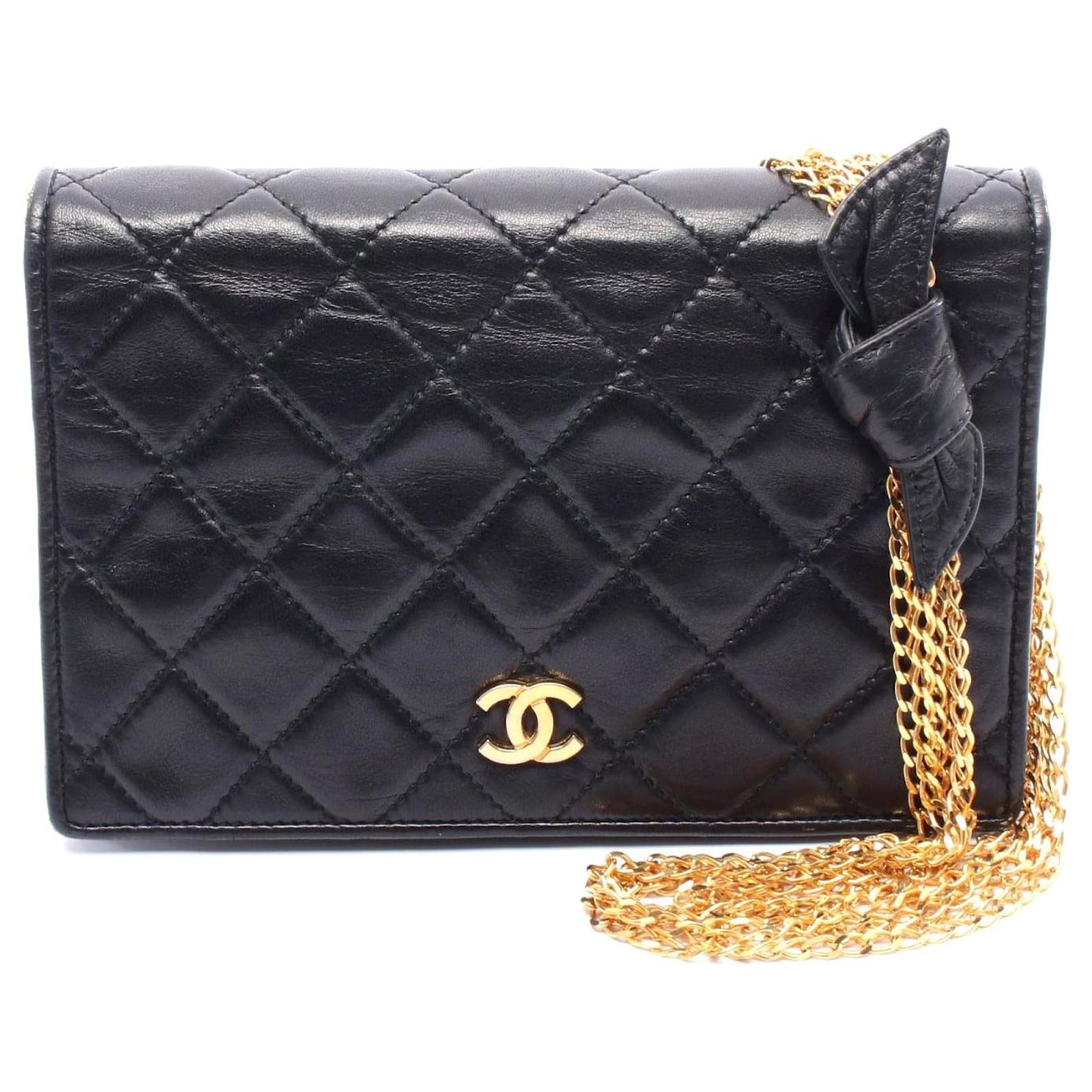 MATELASSÉ HANDBAG 20 IN BLACK LAMBSKIN