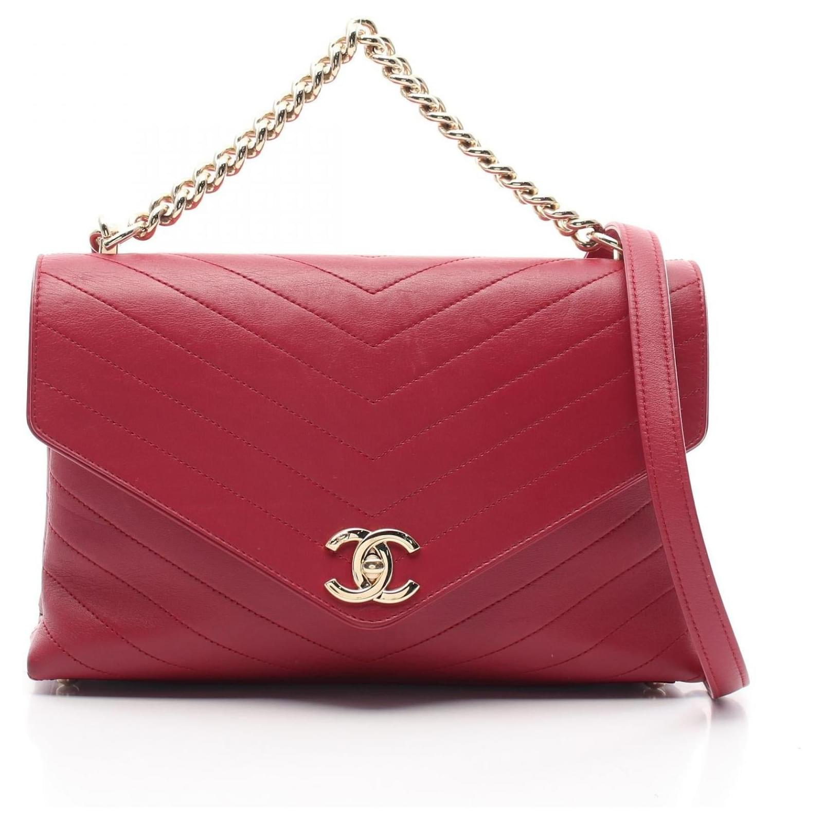 CHANEL V-Stitch Chevron lambskin Chain Shoulder Bag yellow