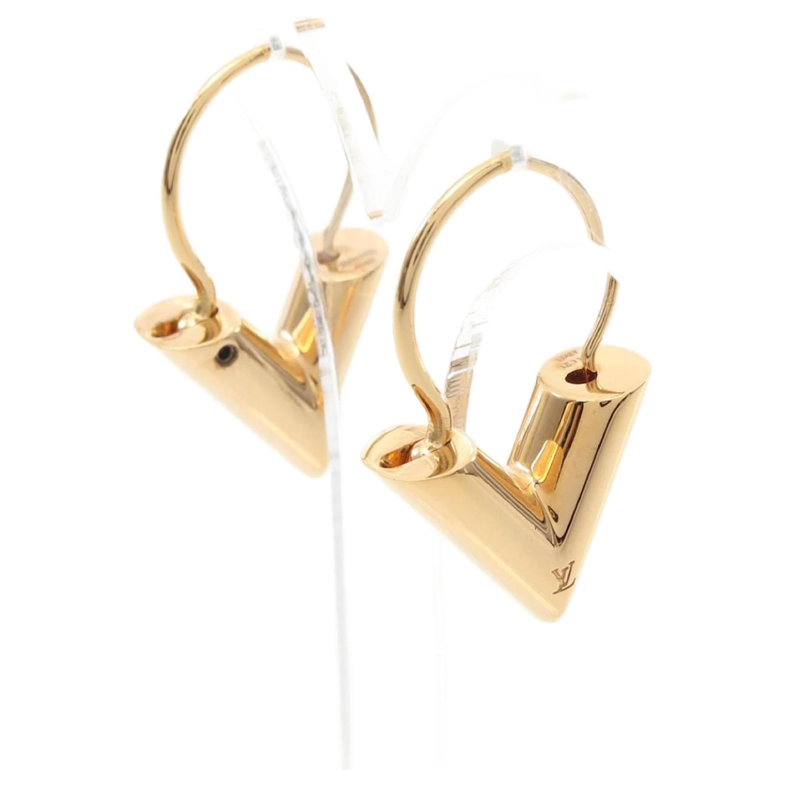 Louis Vuitton Essential V Earrings Golden Metallic Metal ref