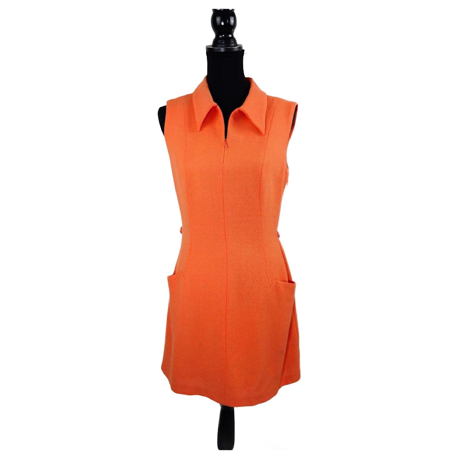 Versus Gianni Versace short orange vintage dress from the '90s Wool ref.2353208 - Joli Closet Versus Gianni Versace short orange vintage dress from the '90s Wool ref.2353208 - Joli Closet