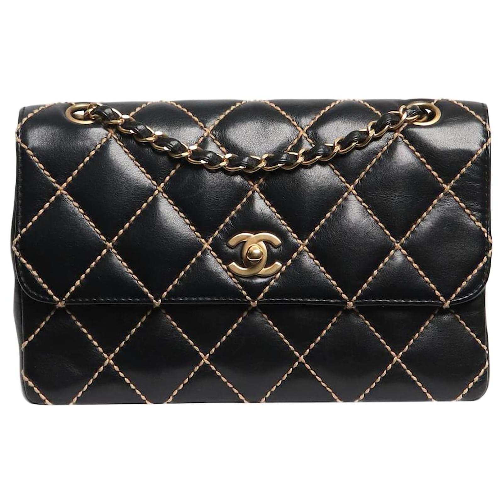 Chanel Black vintage 2002 lambskin contrast-stitched Classic
