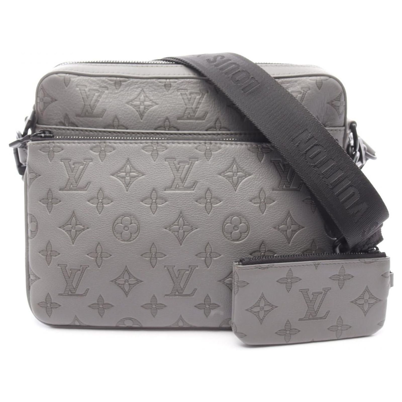 louis-vuitton-trio-messenger-monogram-shadow-shoulder-bag-grey-leather