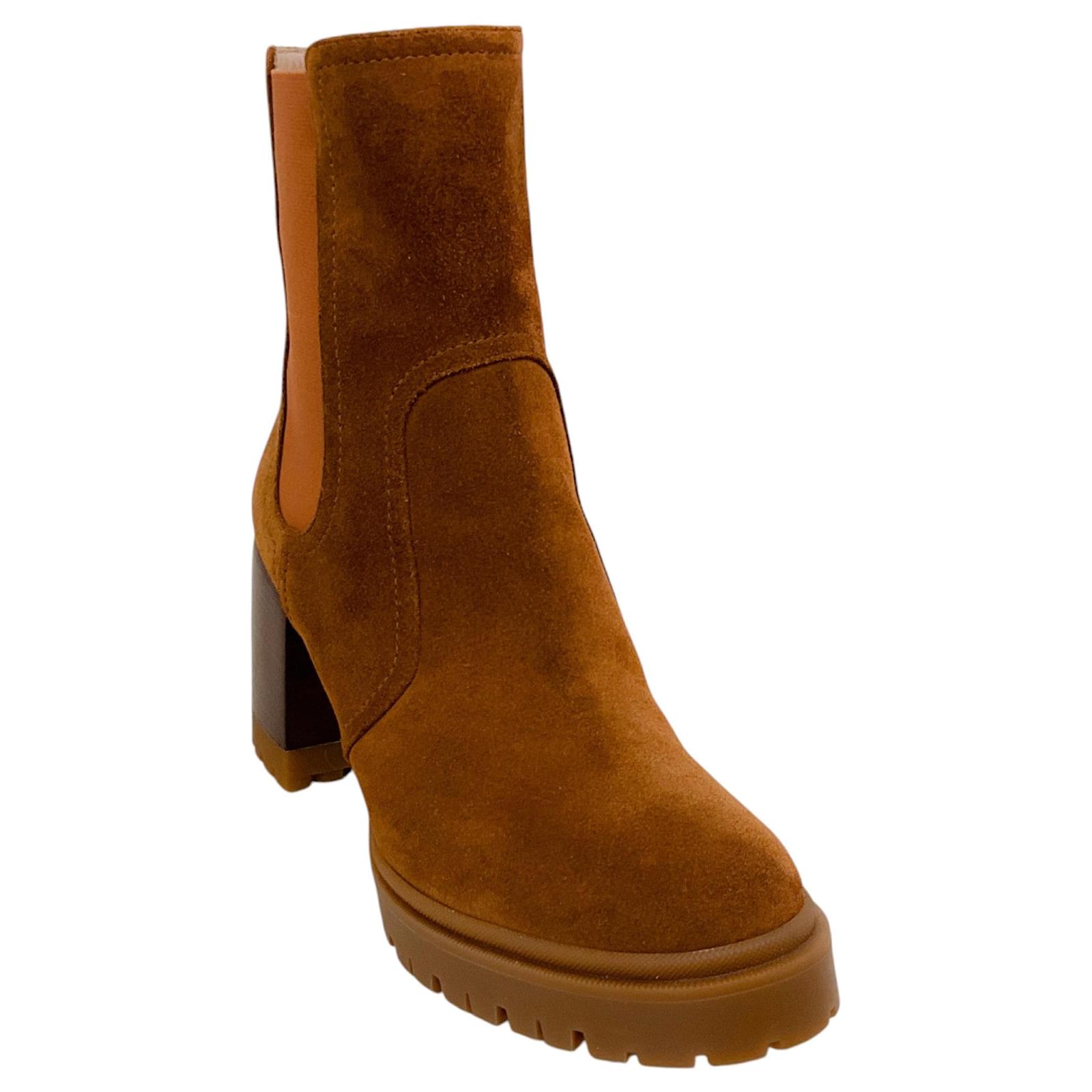 Botas Nomad em Camurça Cognac Casadei Marrom Suécia