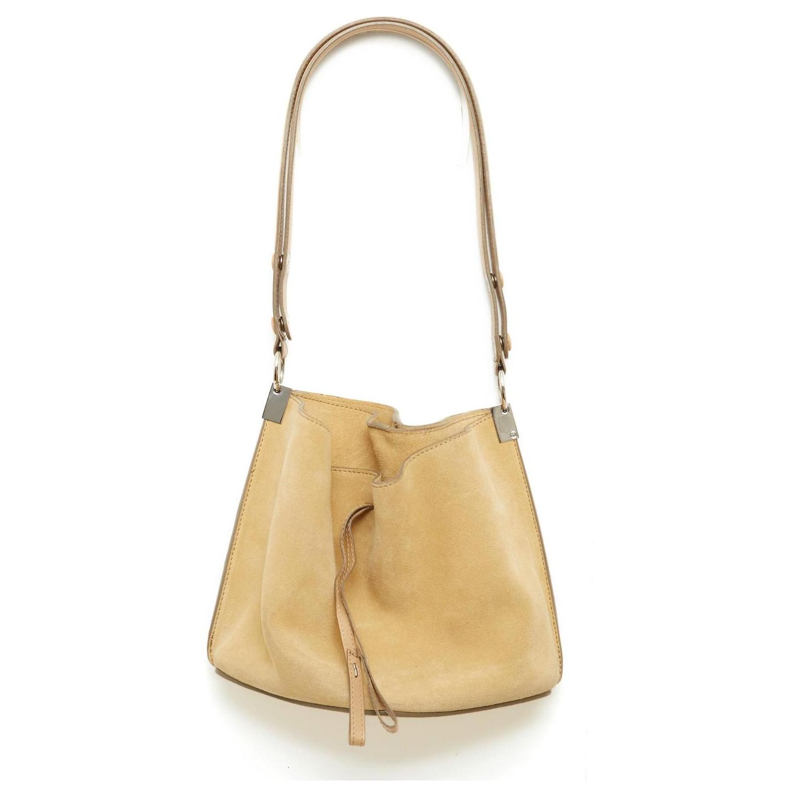 Beige Wildleder Eimer Tasche mit Pentagon Basis von Maison Martin