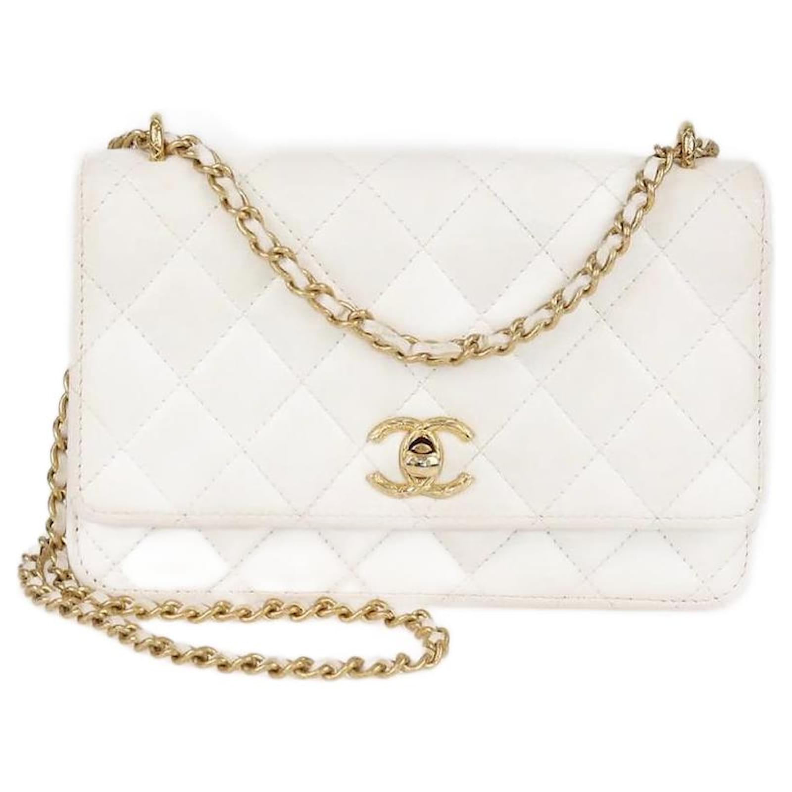 Chanel White Quilted Wallet On Chain Leather ref.2419725 - Joli Closet