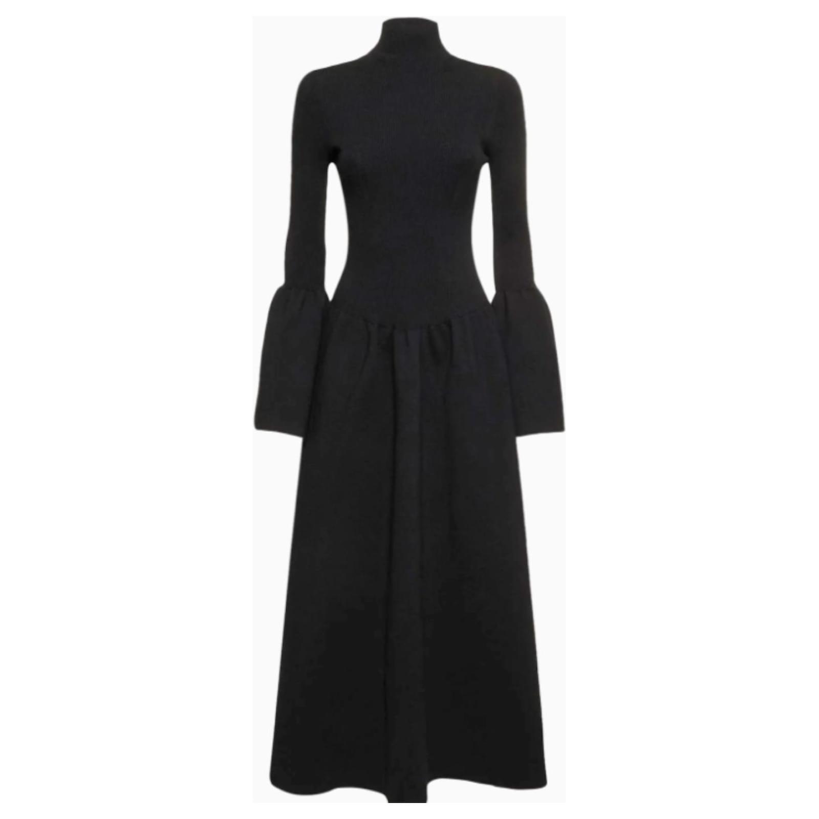 evening dress fast delivery Scallop Lace Insert Wool Cocktail Dress Black – Roland Mouret main image 0