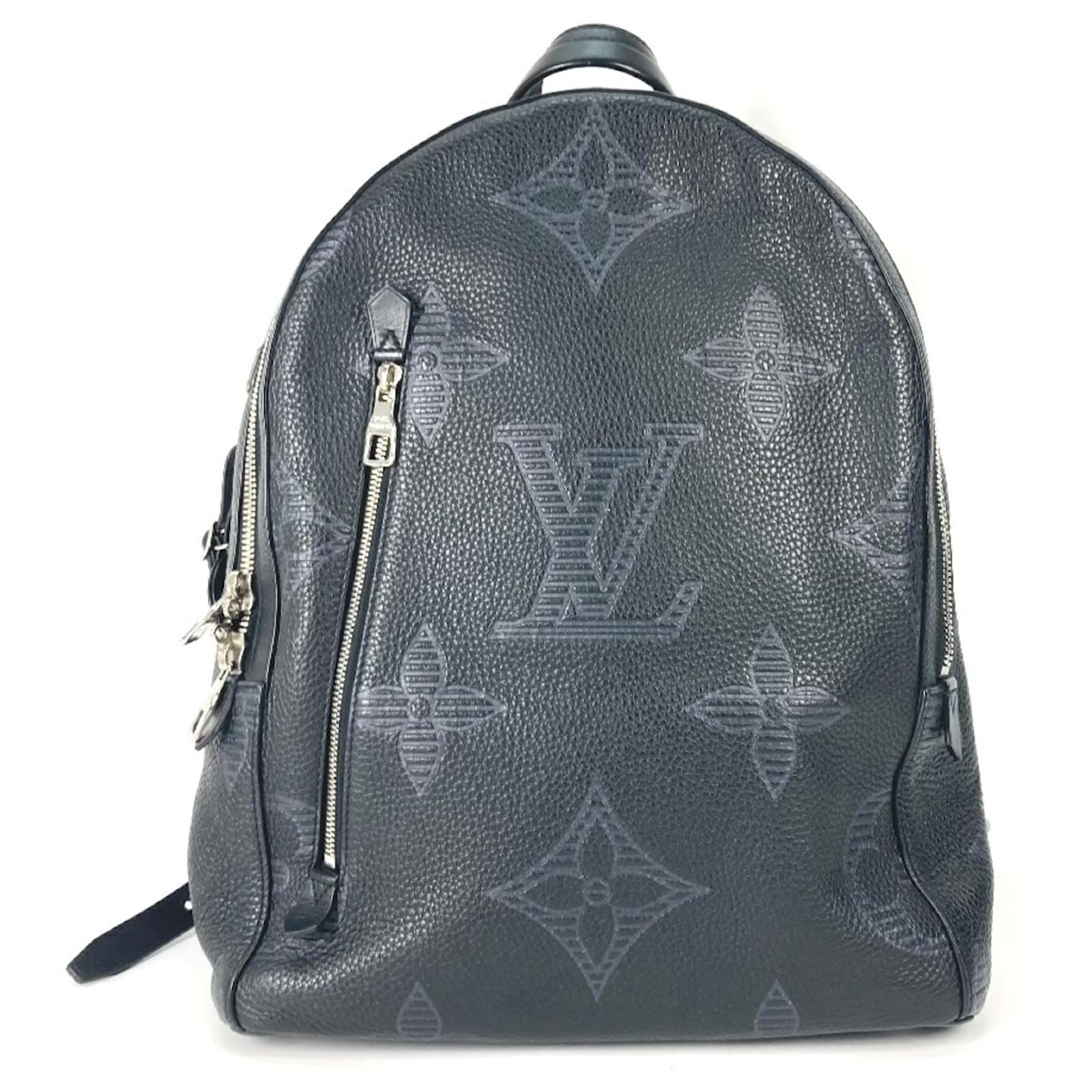 Louis Vuitton Monogram Taurillon Shadow Armand Backpack Black Leather ref.JC2432570 (Sold) - Joli Closet Louis Vuitton Monogram Taurillon Shadow Armand Backpack Black Leather ref.JC2432570 (Sold) - Joli Closet