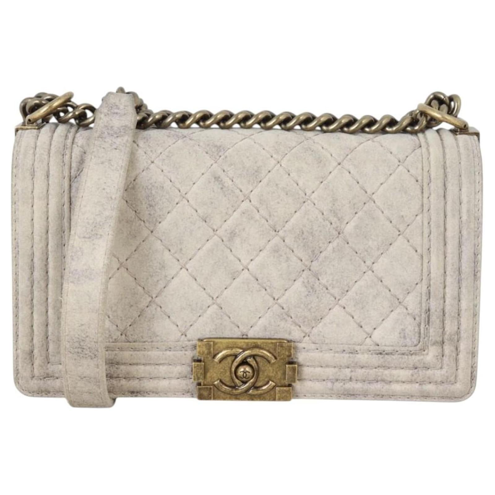 Sac Boy Flap Chanel en daim matelassé usé Taille Medium Ancien