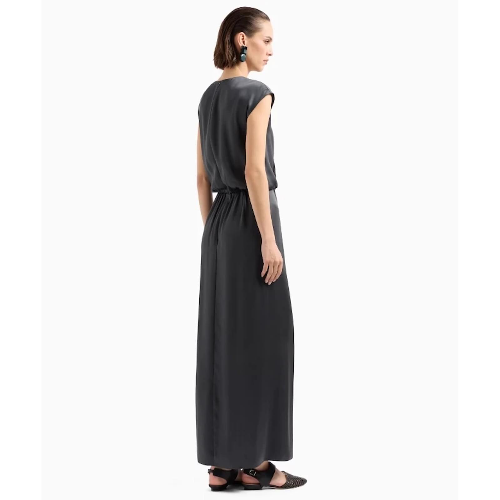 Giorgio Armani Evening Dress, Double Satin model SS2024. Grey Silk  ref.2445732 - Joli Closet