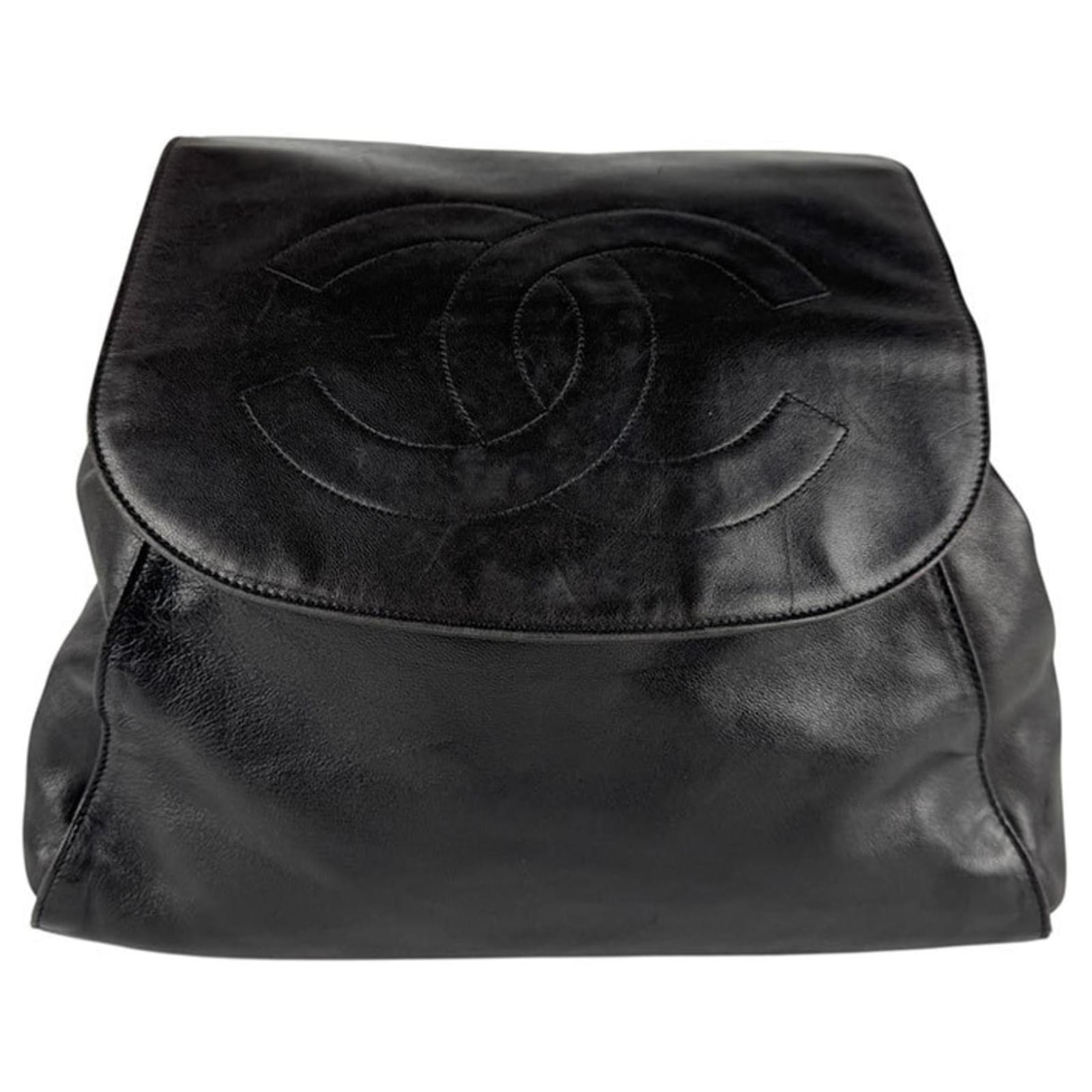 Chanel Black Lambskin Backpack Leather ref.2446698 - Joli Closet