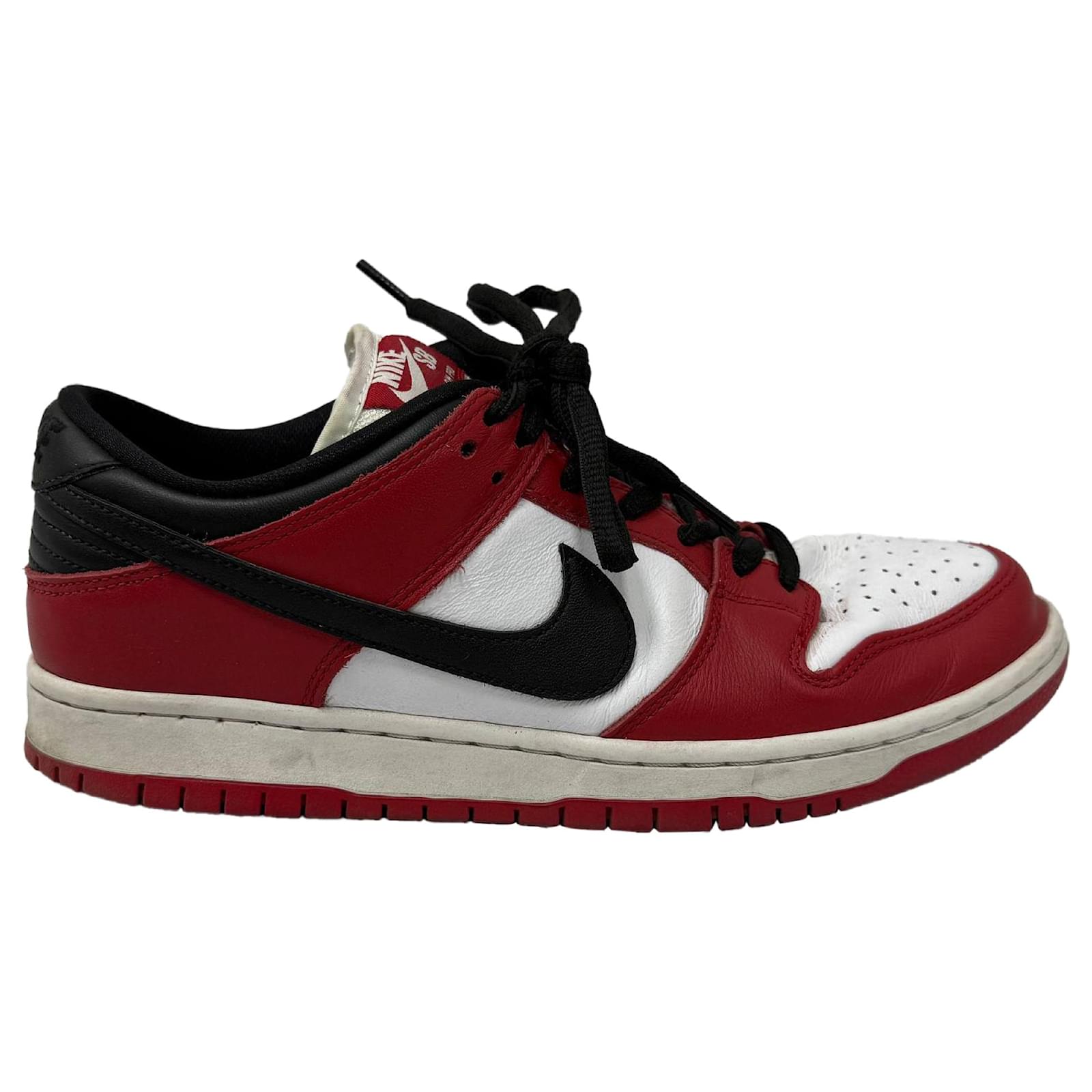 Nike SB Dunk Low Pro Sneakers in Chicago Leather Red Dark red ref