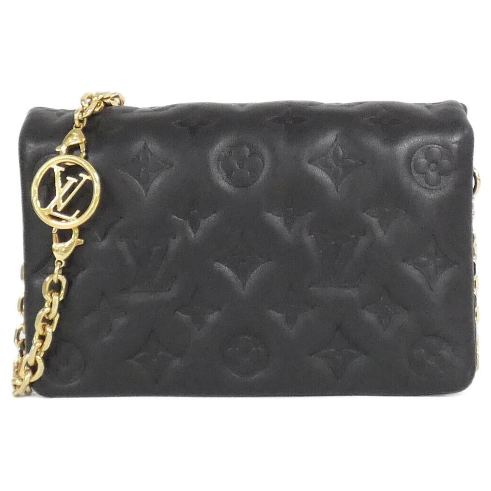 Bolso de Hombro Coussin de Cordero Louis Vuitton Negro Cuero ref