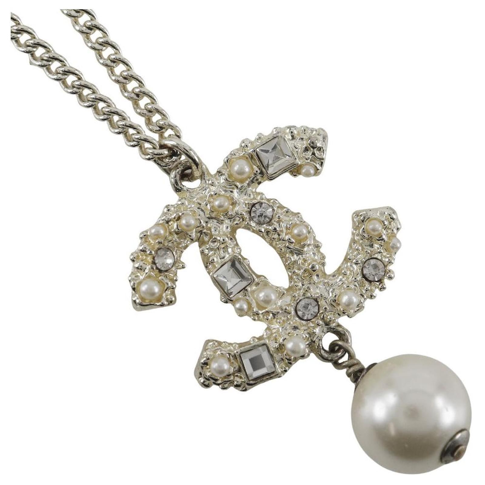 Chanel Coco Mark Rhinestone Pearl Necklace White Metal ref.2475866