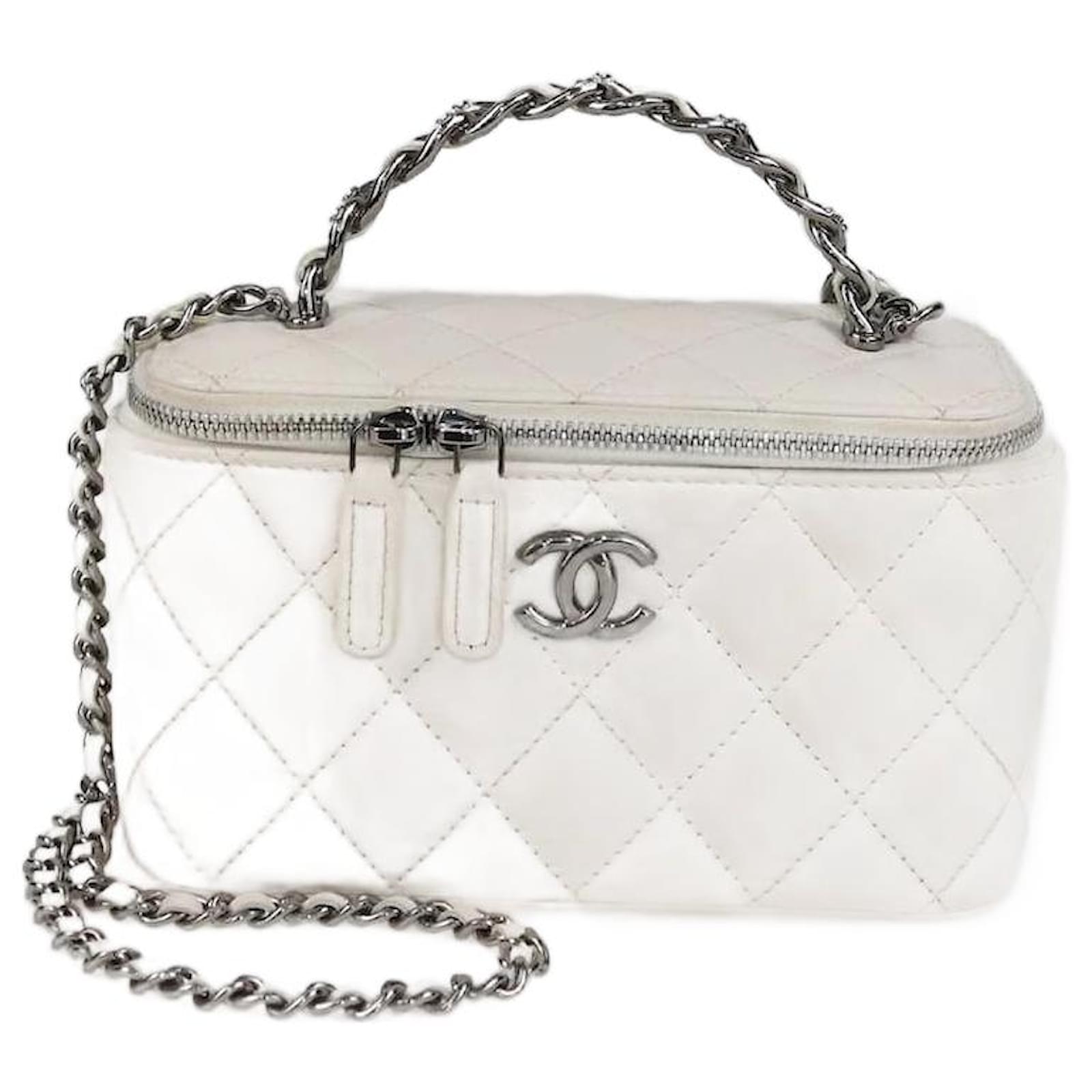 Chanel White Quilted Leather Pick Me Up Vanity Case ref.JC2493567