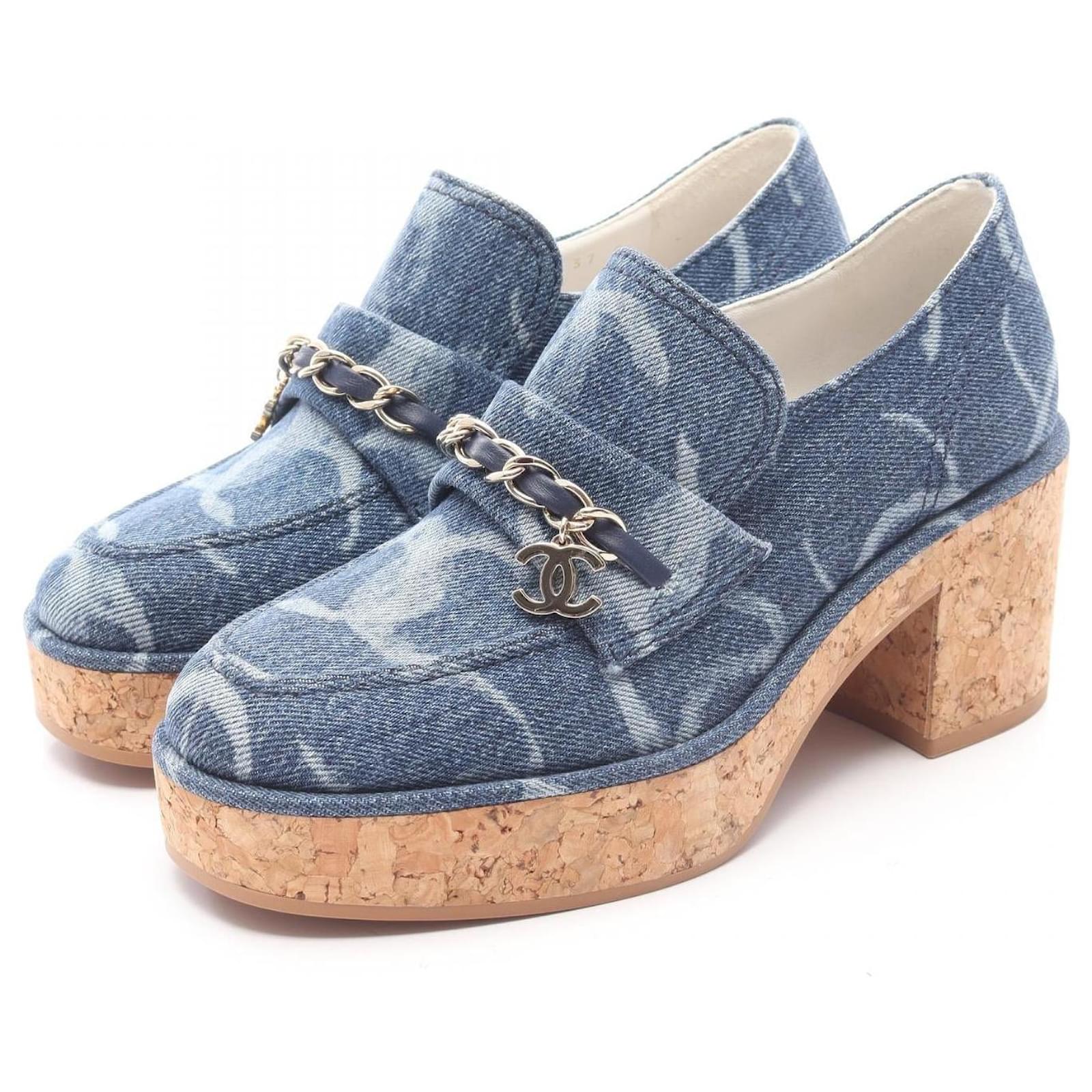 靴 CHANEL Coco Mark Tassel Heel Loafers Chanel Quilted Loafers Review - The Career Edit