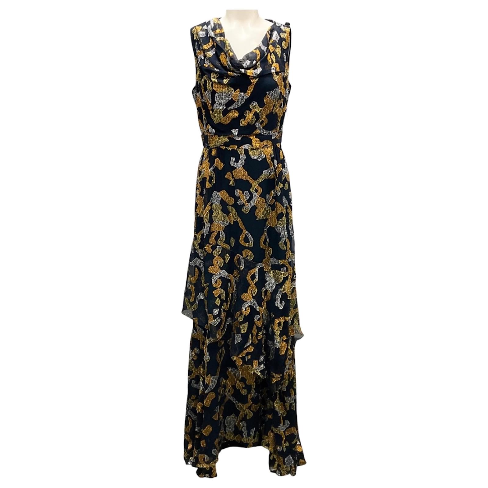 peter pilotto metallic dress Its a golden hour moment, and Im feeling glorious as I prepare to meet  the ladies of Trinny Tribe Victoria. This metallic dress is an old friend  of mine, and while its brilliantly crease-proof and