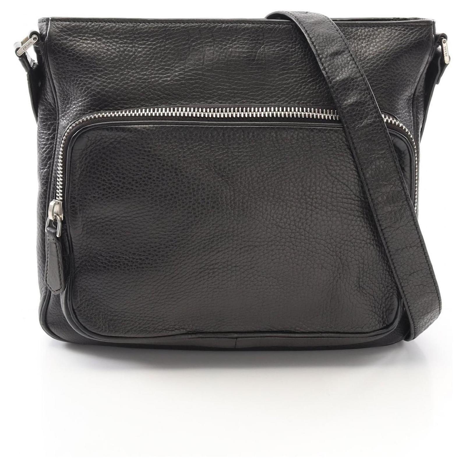 Prada Black Leather Shoulder Bag ref.2501747 - Joli Closet