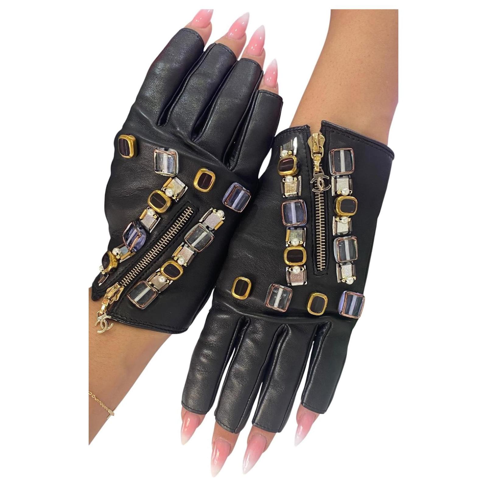 RARE New Chanel 11A Paris Byzance Black Leather Stones Gloves Size