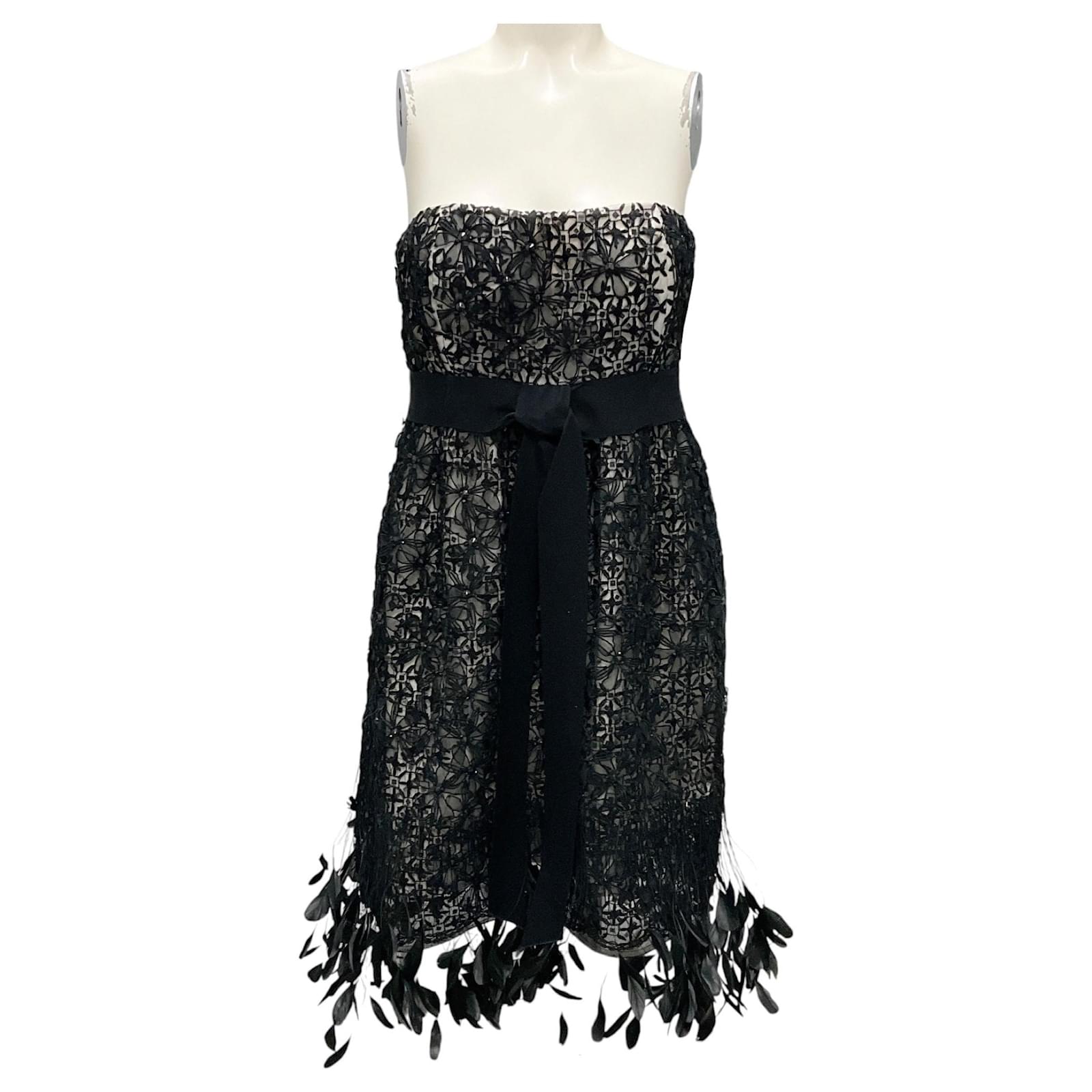 Oscar de la Renta Black Pre Fall 2011 Embellished Strapless Lace Cocktail Dress with Feather Hem ref.2524276 - Joli Closet Oscar de la Renta Black Pre Fall 2011 Embellished Strapless Lace Cocktail Dress with Feather Hem ref.2524276 - Joli Closet